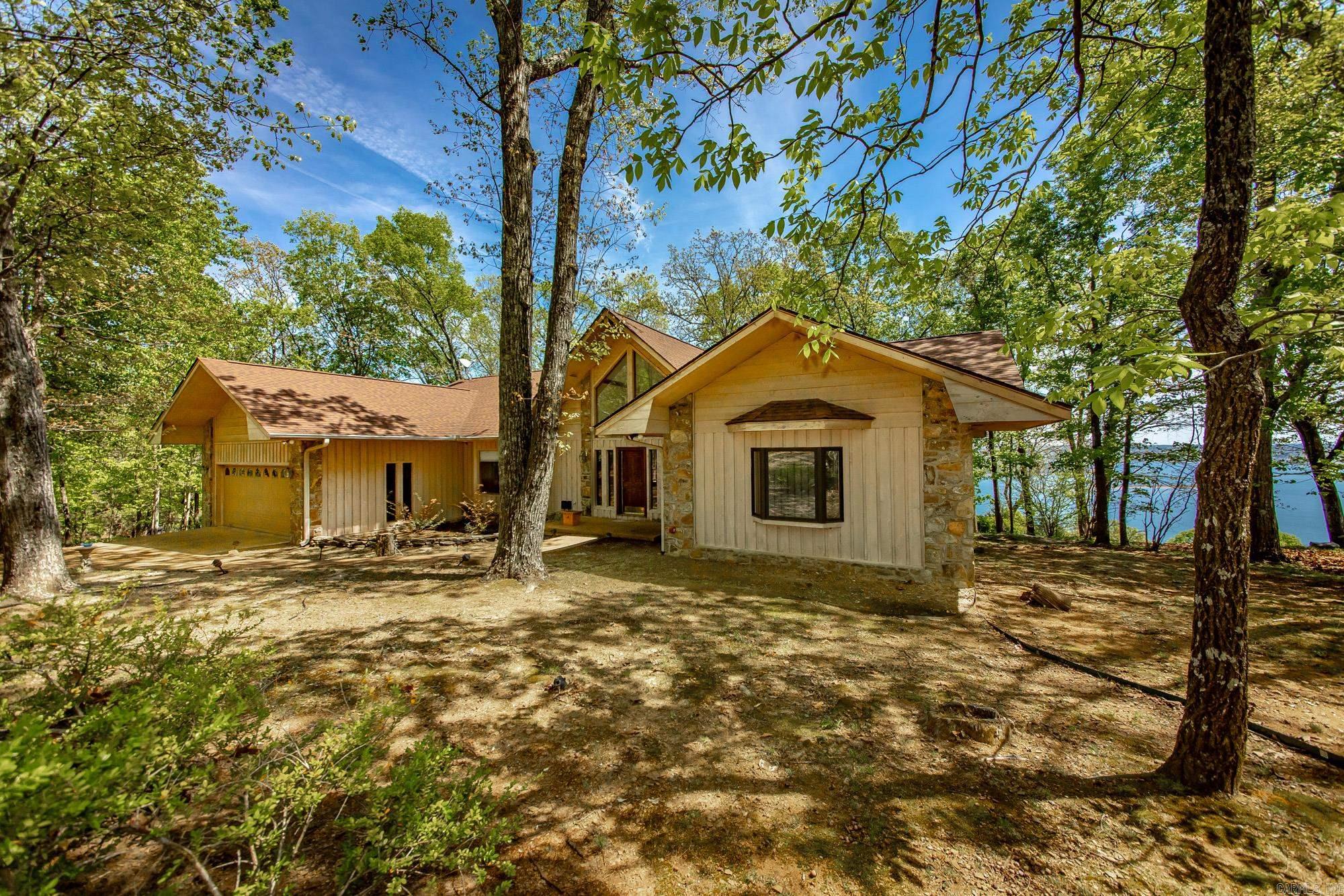 DIAMOND BLUFF ESTATES EAST - Residential