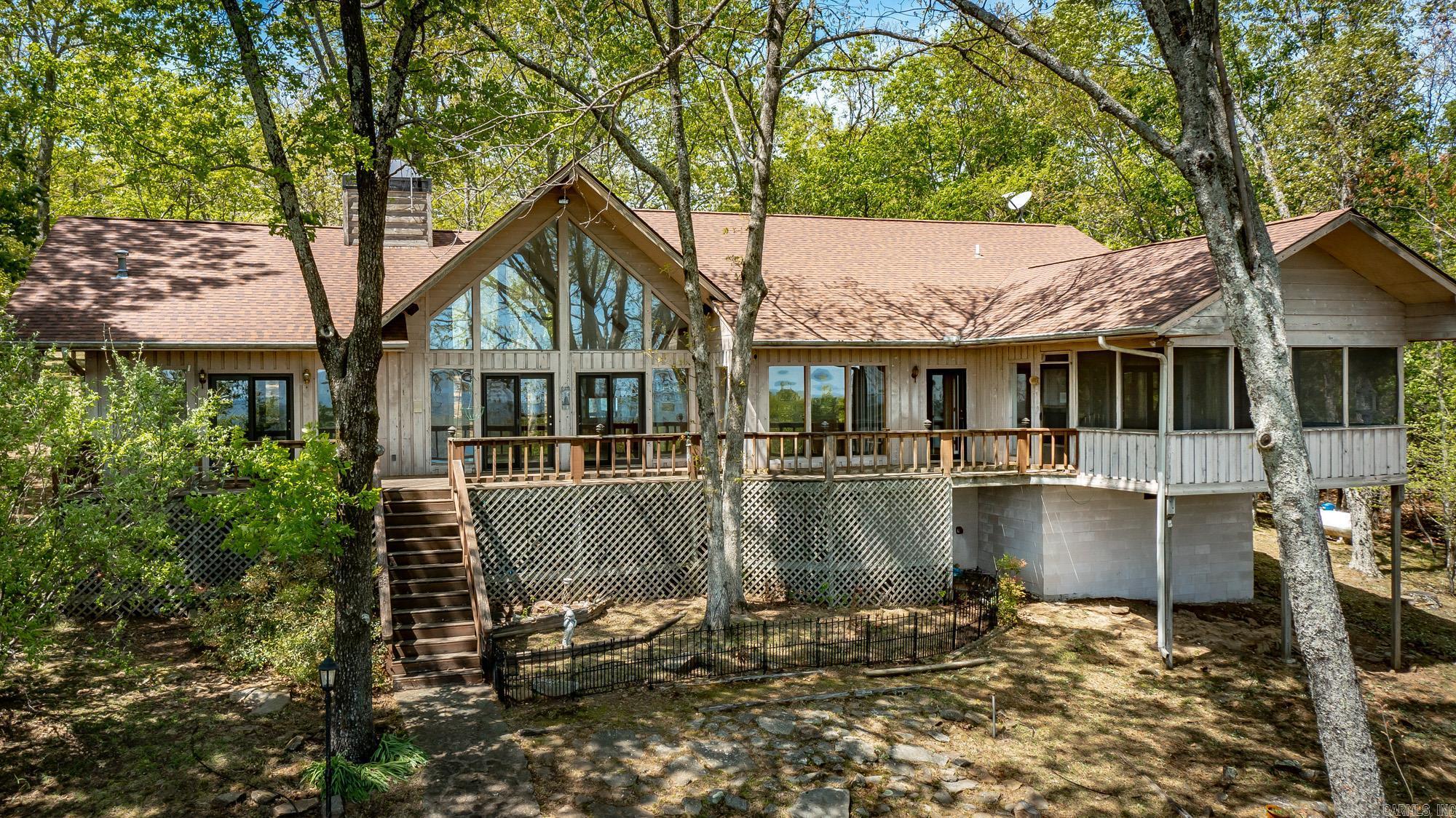 DIAMOND BLUFF ESTATES EAST - Residential