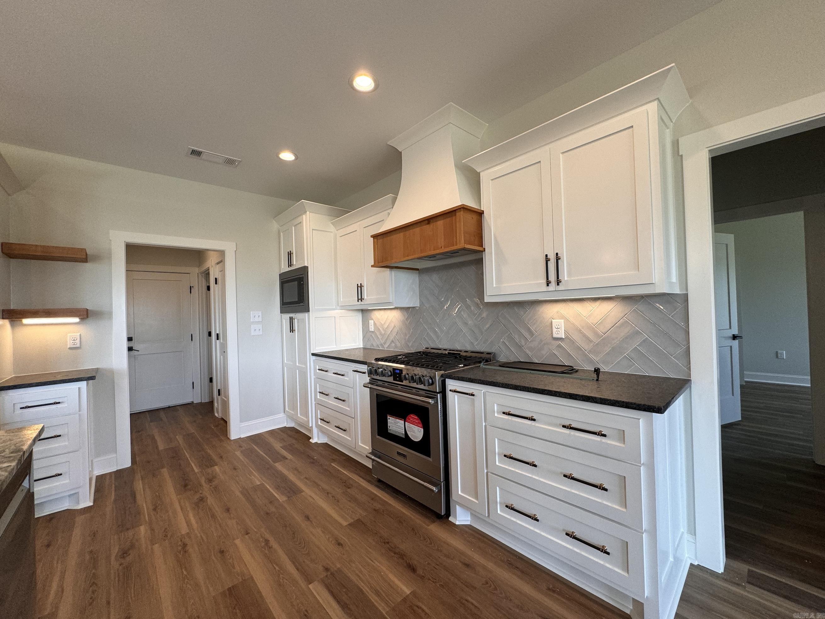 BELMONT ESTATES - Residential