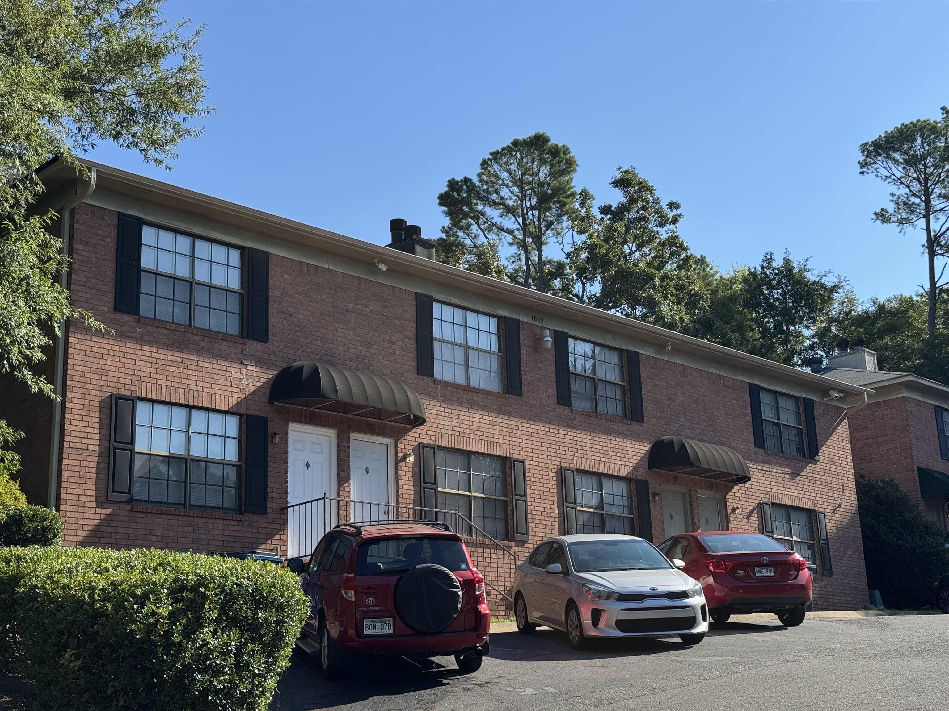 Don't miss this fully occupied fourplex in the heart of Little Rock! Each of the four units offers 2 bedrooms and 1.5 bathrooms, providing desirable layouts for tenants and consistent rental demand. This property offers proximity to shopping, dining, and schools. Whether you're looking to expand your portfolio or step into multifamily investing, this property checks all the boxes. Contact the listing agent for rental information.