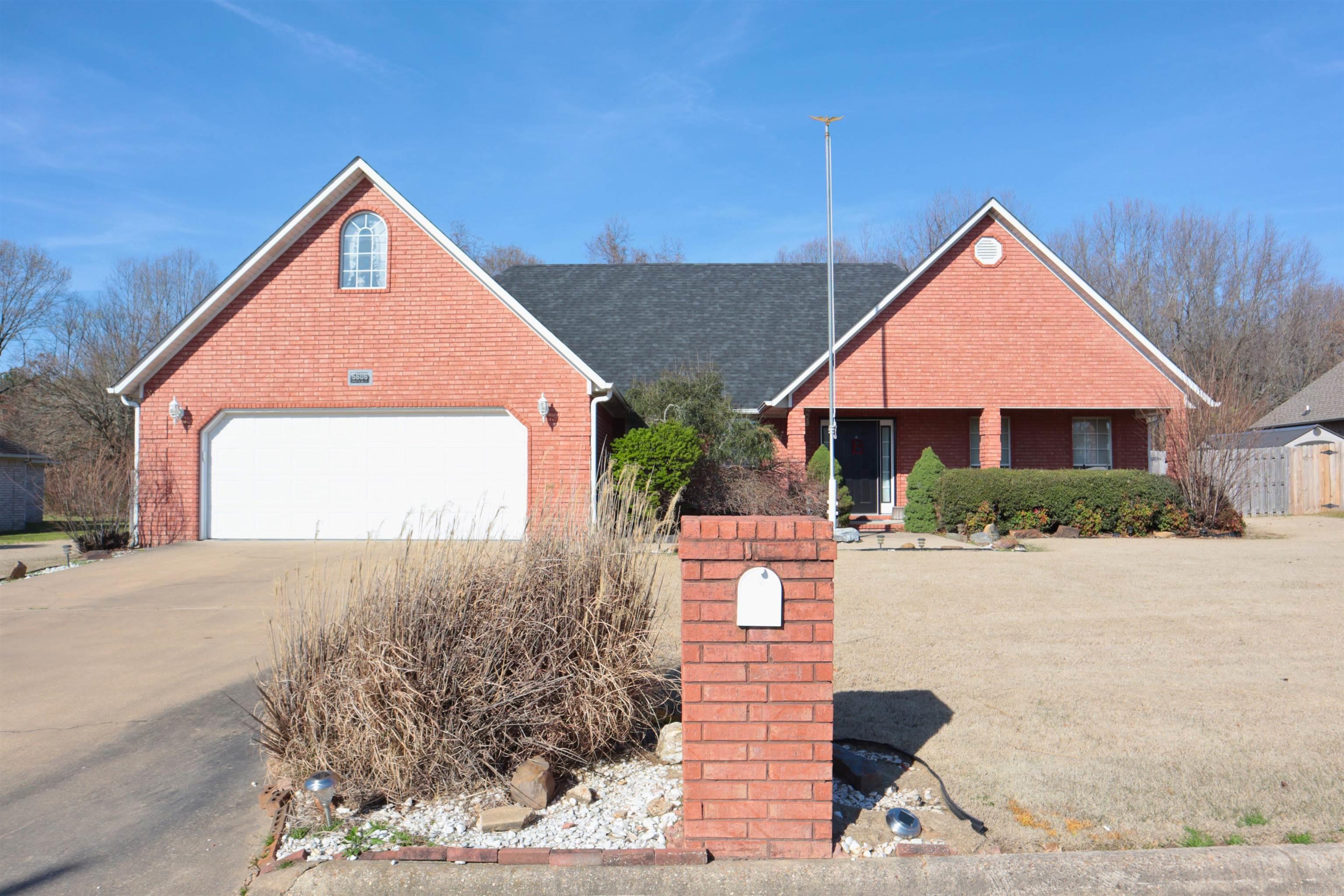 CARRIAGE HILL - Residential