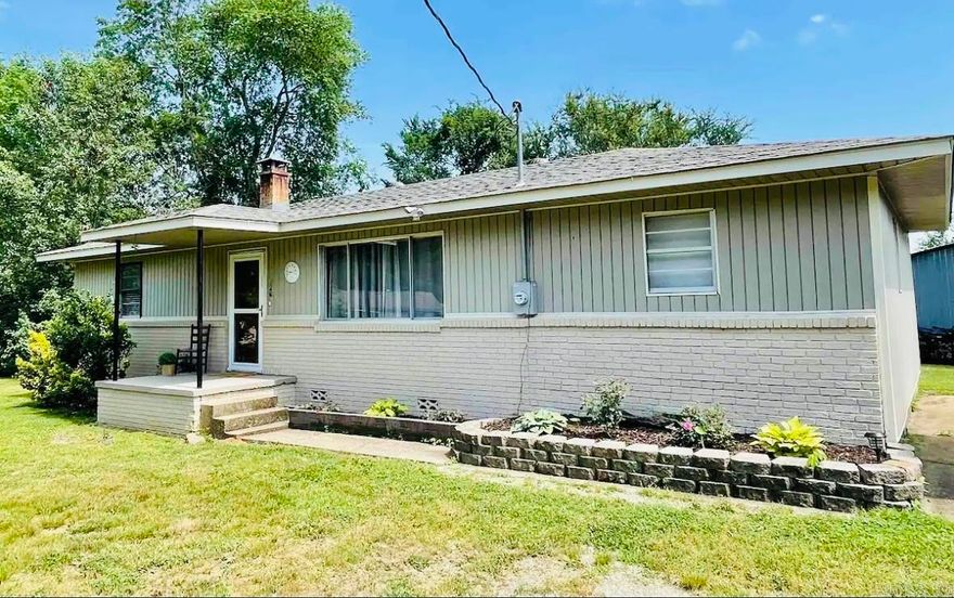 Precious 3 bedroom 1 bath home in the perfect location! Only minutes to beautiful Lake Ouachita, Lake Hamilton or Hot Springs. This home is currently used as a second home and as a short term rental. New roof and siding in 2024. This property also features a 32x24 workshop, RV parking with electrical hookup, a gazebo and a fire pit for entertaining. This one won't last long! Schedule your appointment today.   Call or text listing agent for appointments. 5015292106. Shown by appointment only. See showing remarks.