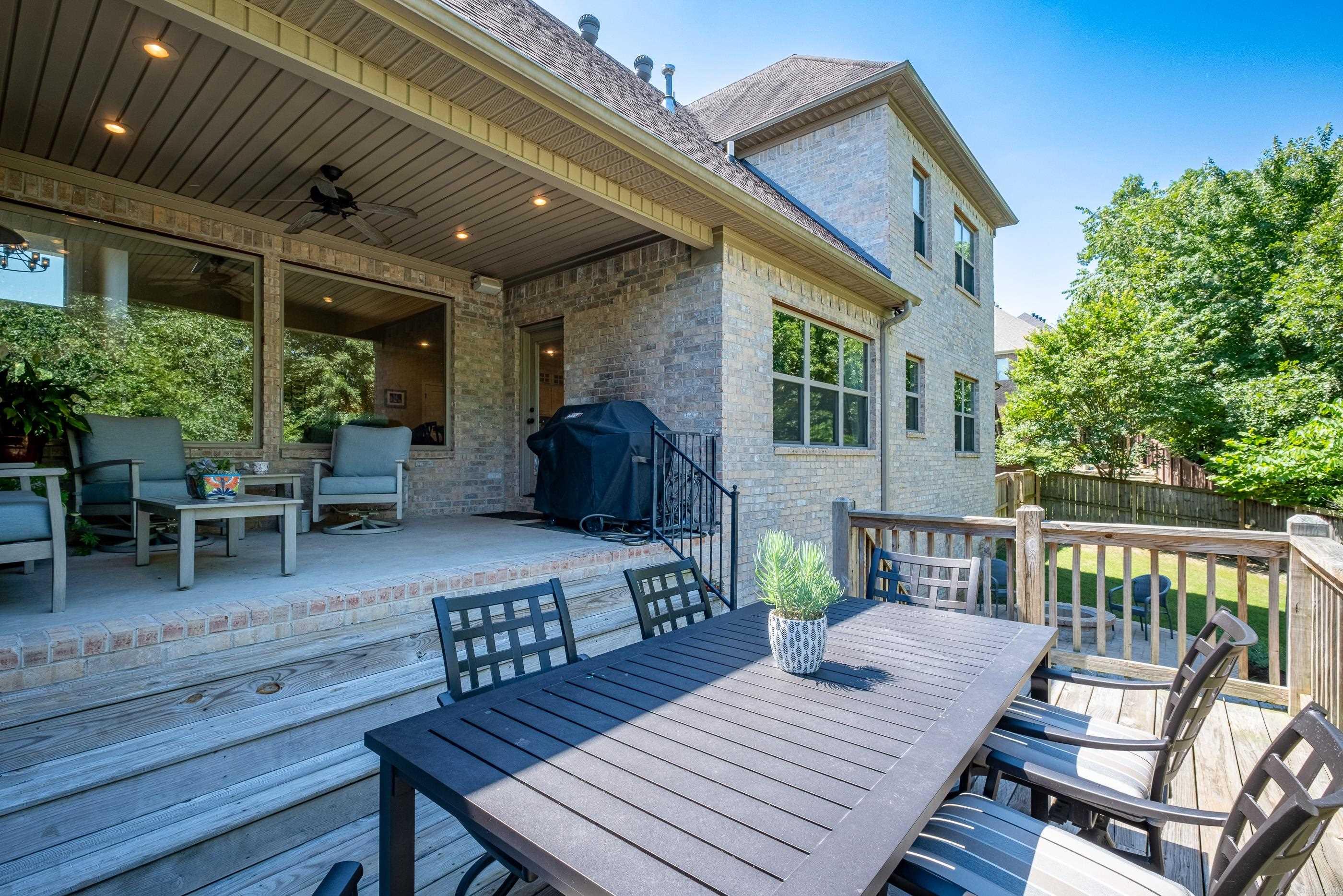 WOODLANDS EDGE - Residential