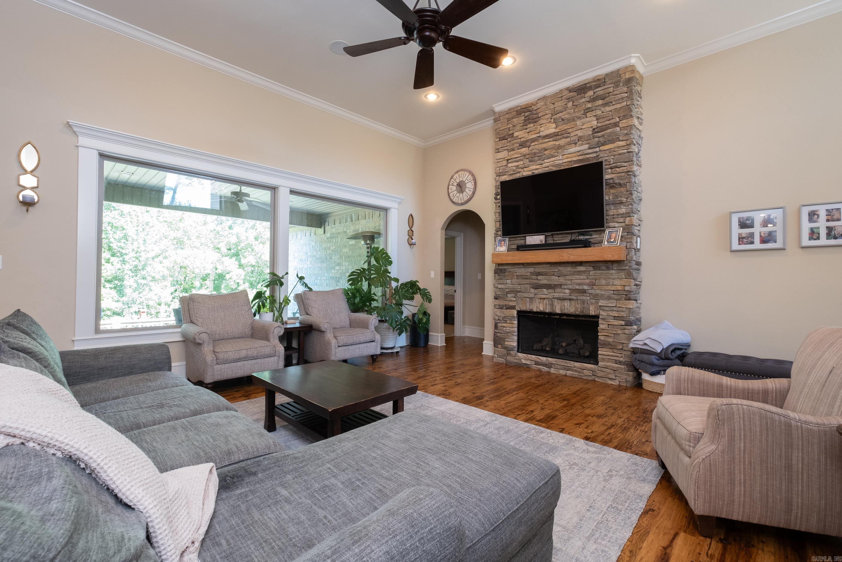 WOODLANDS EDGE - Residential