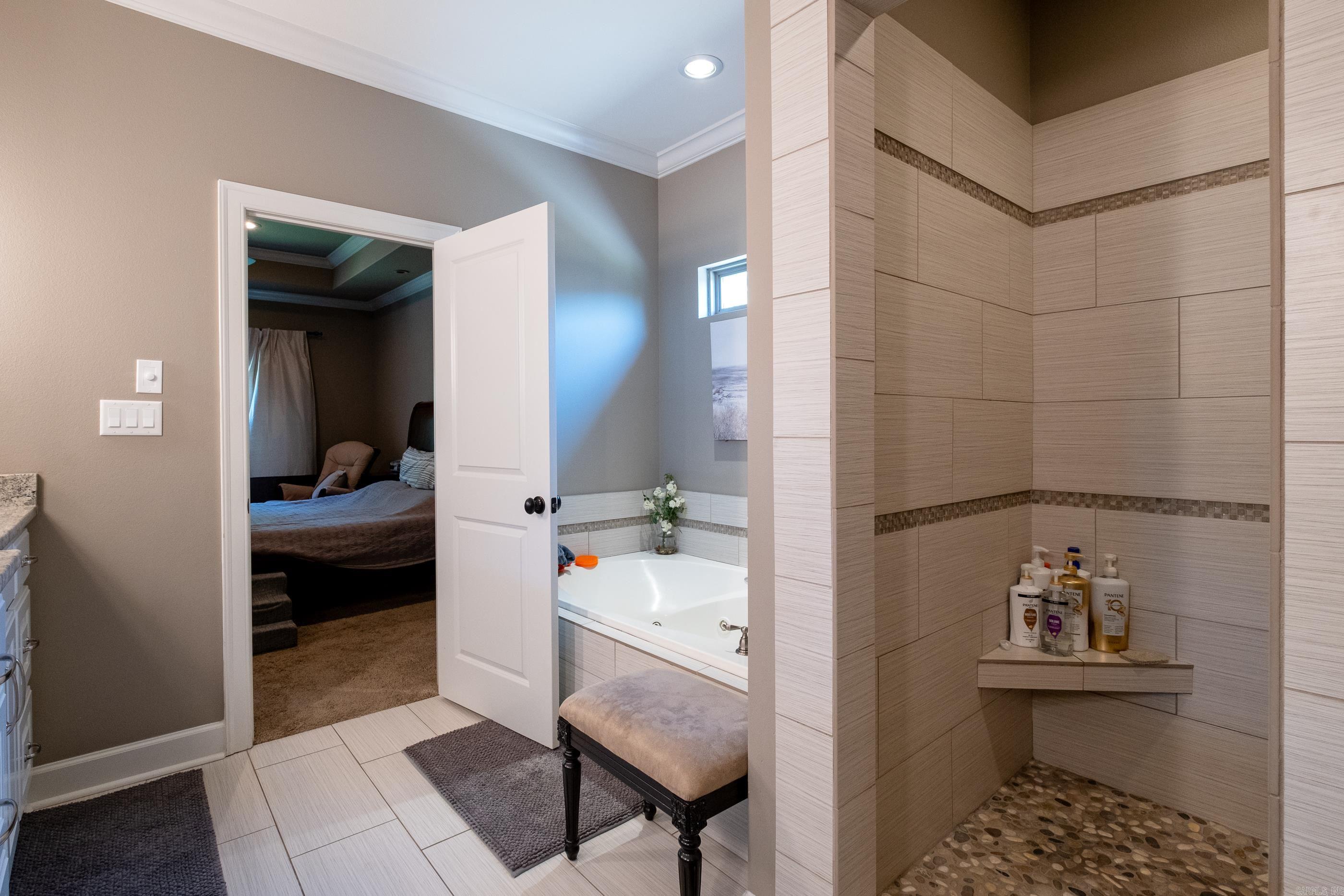 WOODLANDS EDGE - Residential