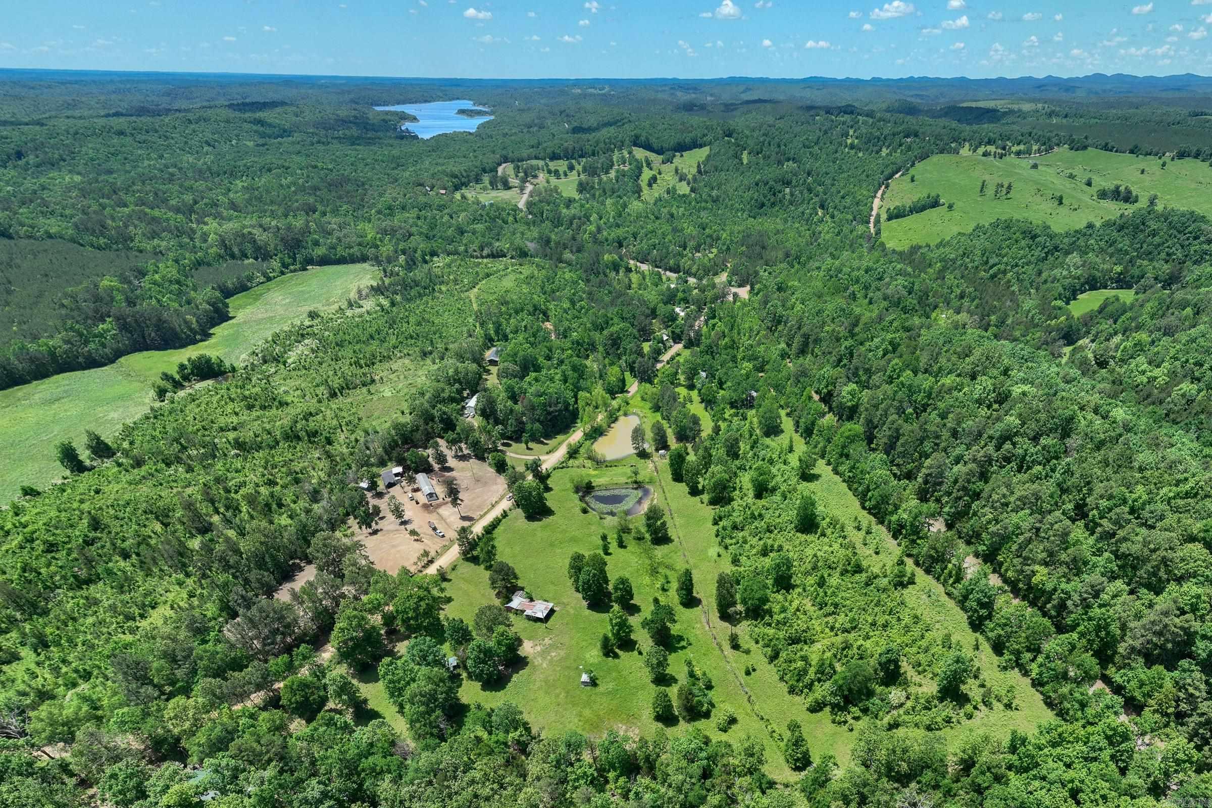 De Queen Lake - Land