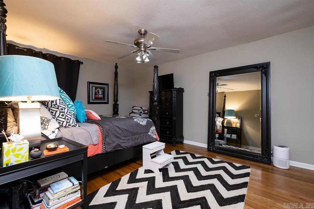 WOODLAND HILLS TO LR - Residential