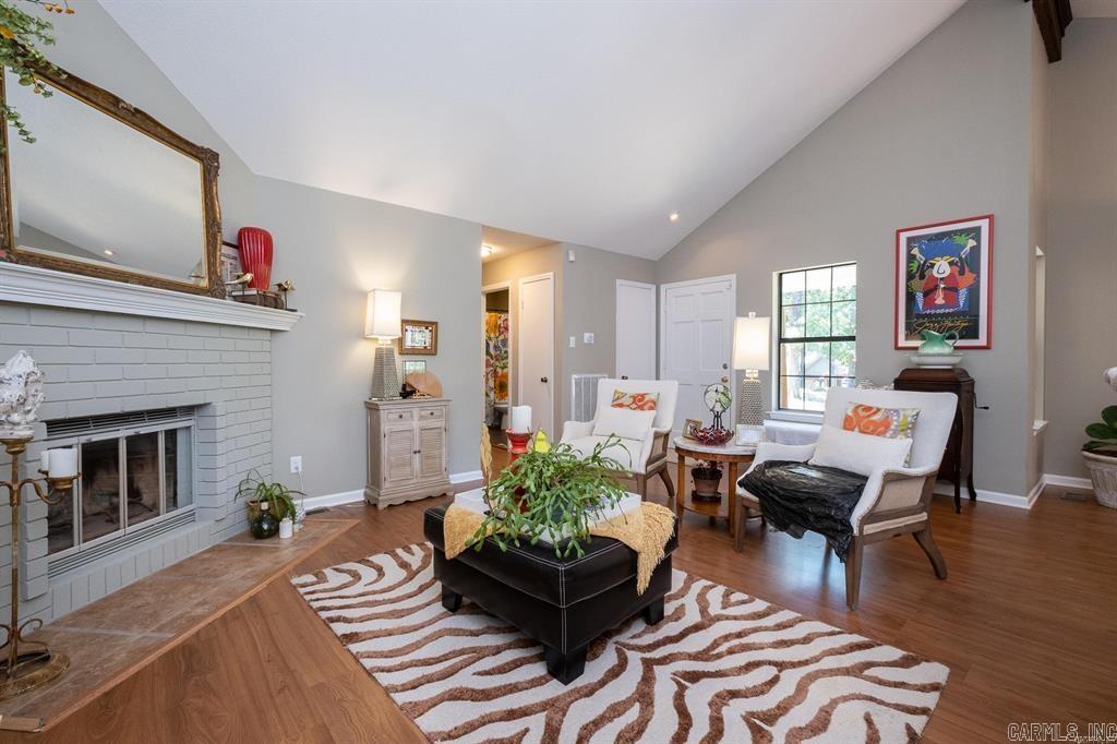 WOODLAND HILLS TO LR - Residential