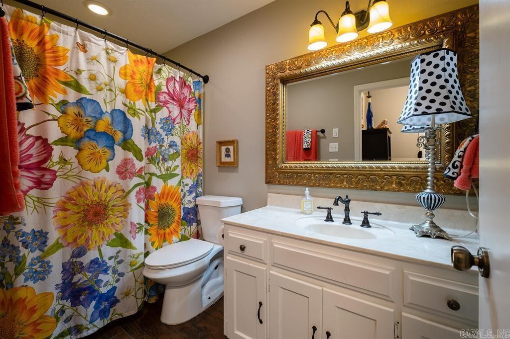 WOODLAND HILLS TO LR - Residential