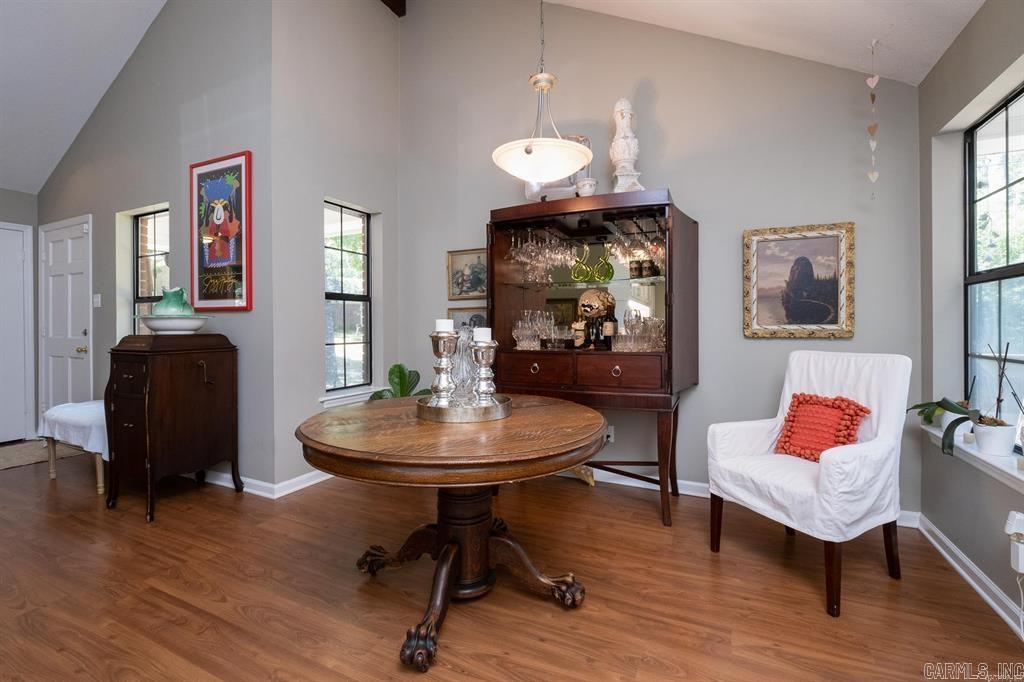WOODLAND HILLS TO LR - Residential