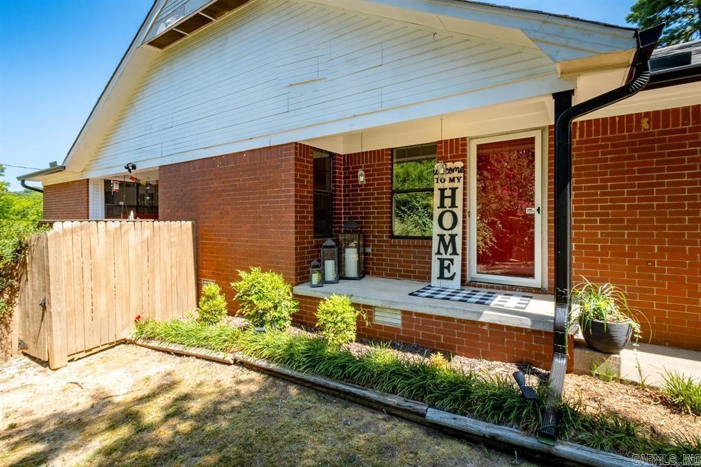 WOODLAND HILLS TO LR - Residential
