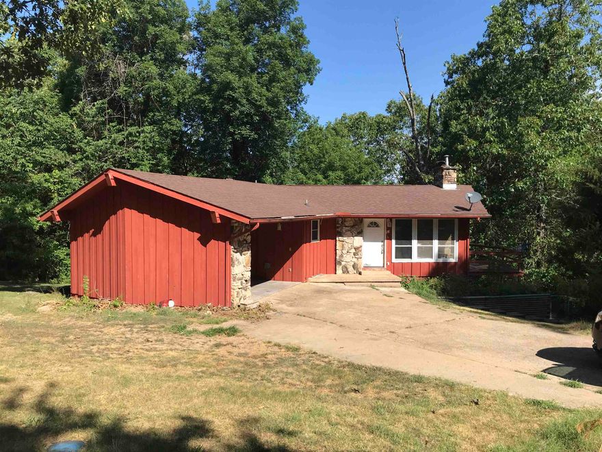 Avail March 1st. Large 3 bedroom 2.5 bath home in beautiful Cherokee Village! Taking applications now. Each adult must complete an app. All electric home with stove, microwave, dishwasher and refrigerator provided. Central heat/air. Washer/Dryer hookups. Main level: Livingroom, Kitchen, master bedroom & bath, washer hookup & 1/2bath. Lower level: large living area, large utility room w/wash/dry hookups, 2 bedrooms 1 full bath. Fenced back yard and attached carport. $39 will be added to the rent to cover pest control, liability insurance and credit reporting services.