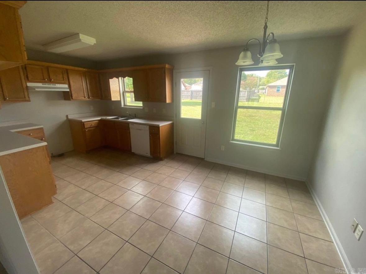 SUMMERBROOKE - Residential