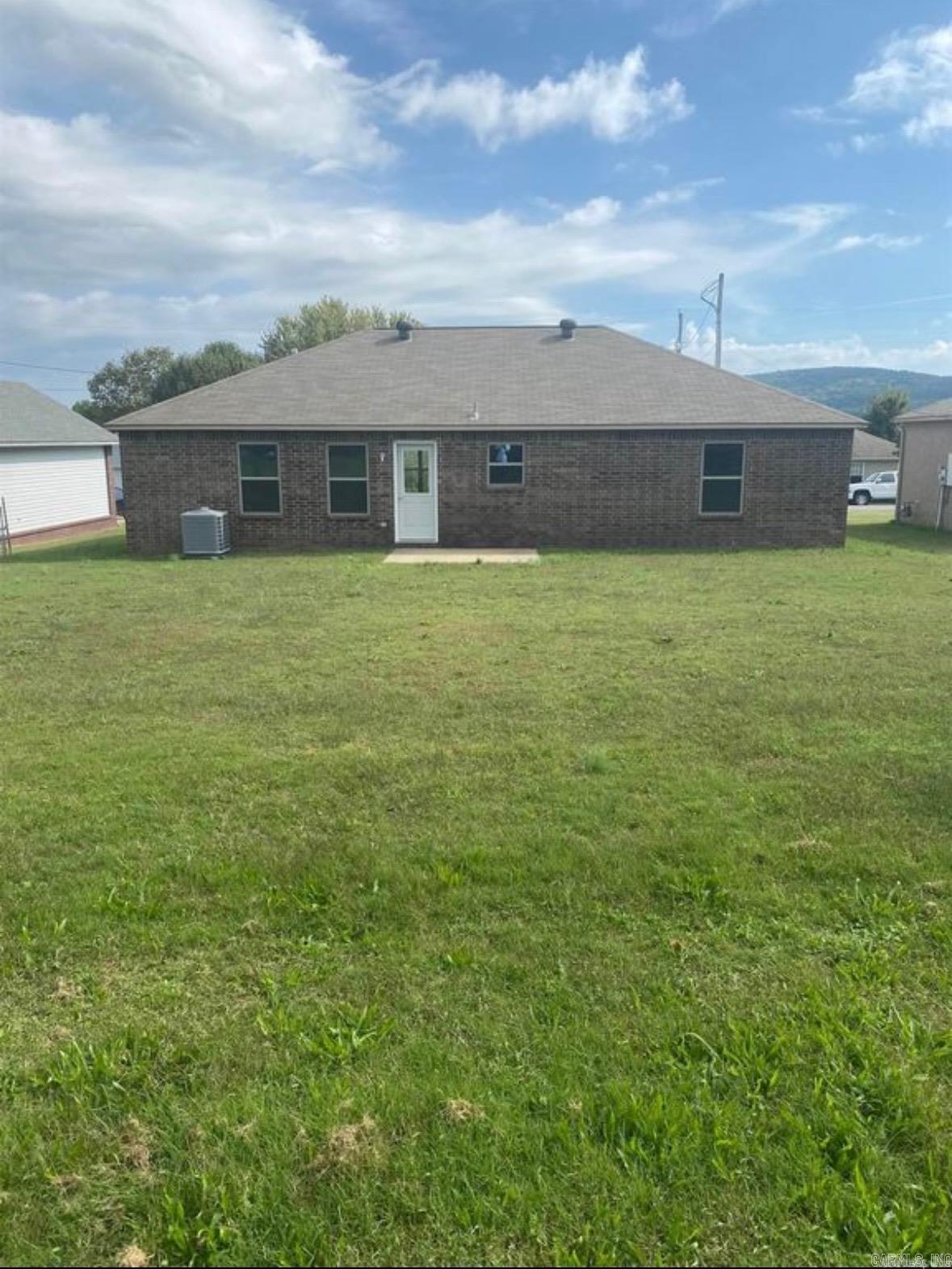 SUMMERBROOKE - Residential