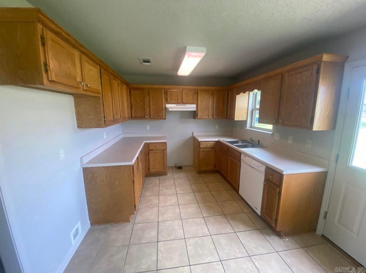 SUMMERBROOKE - Residential