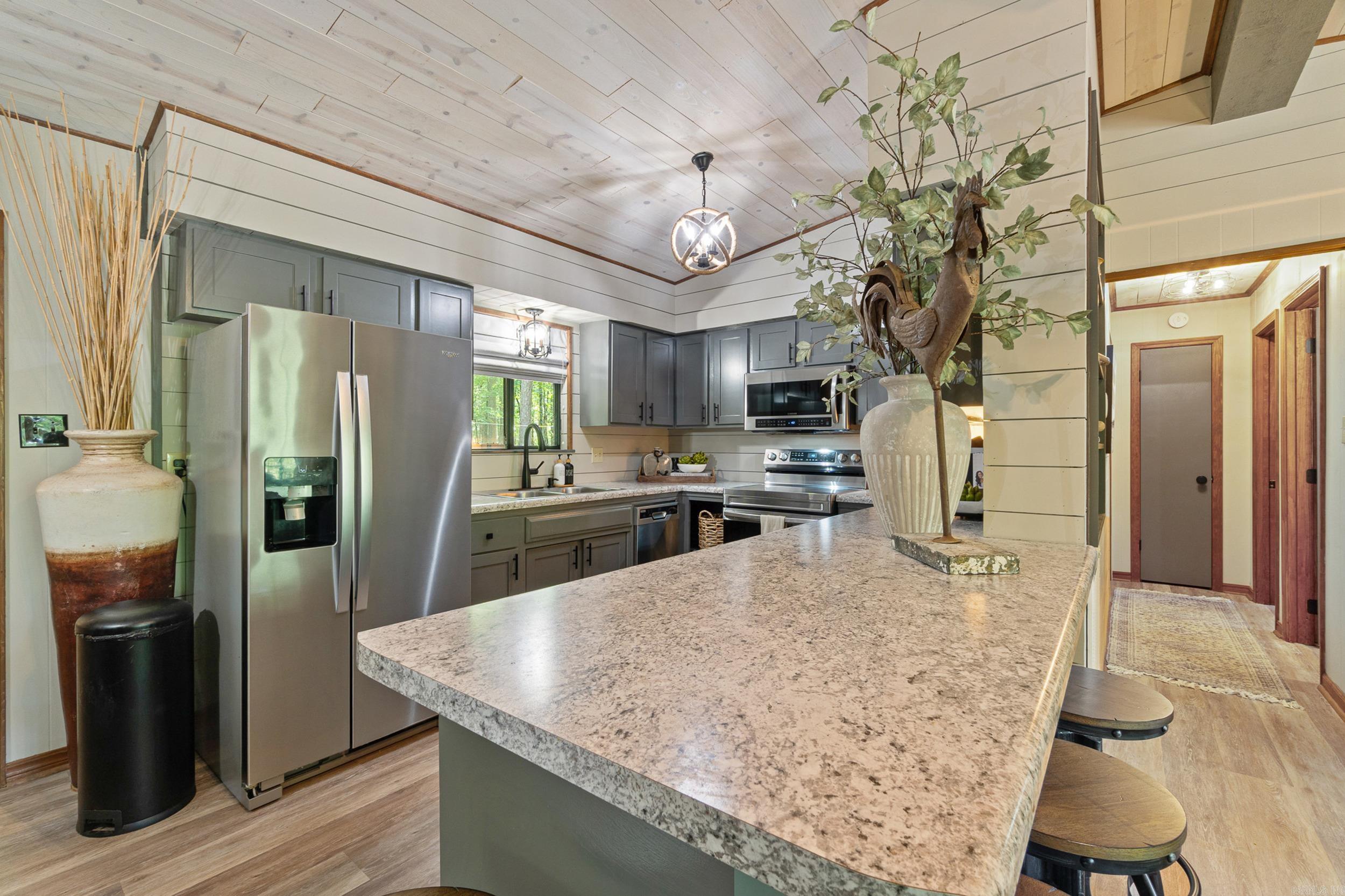 HAMILTON HILLS - Residential
