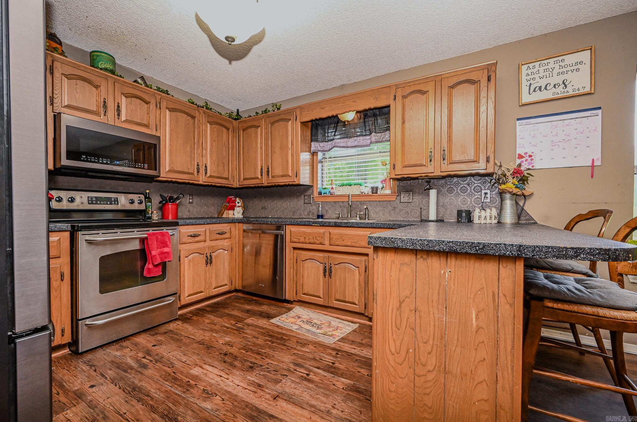 ROLLING KNOLLS ADD - Residential