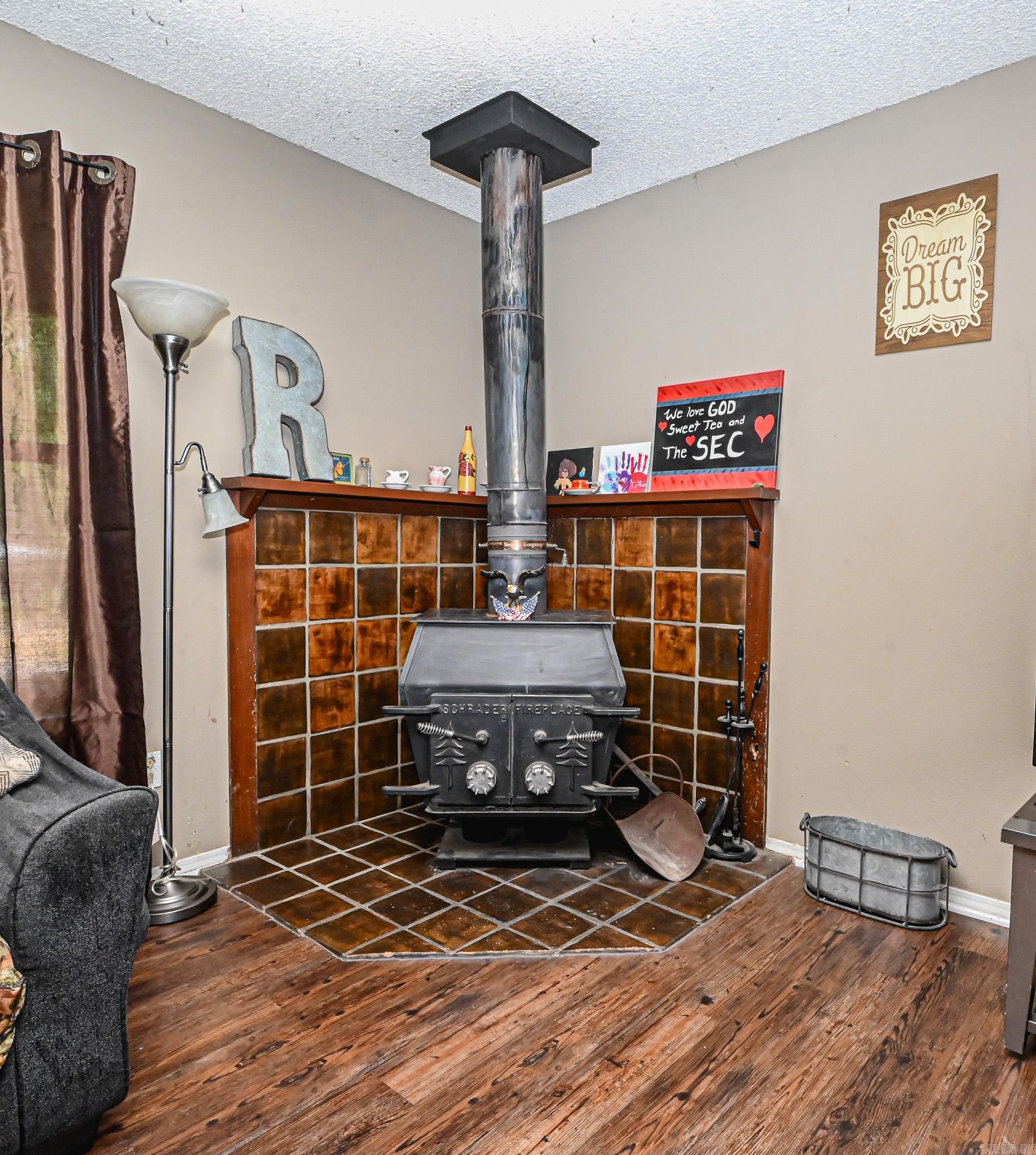 ROLLING KNOLLS ADD - Residential