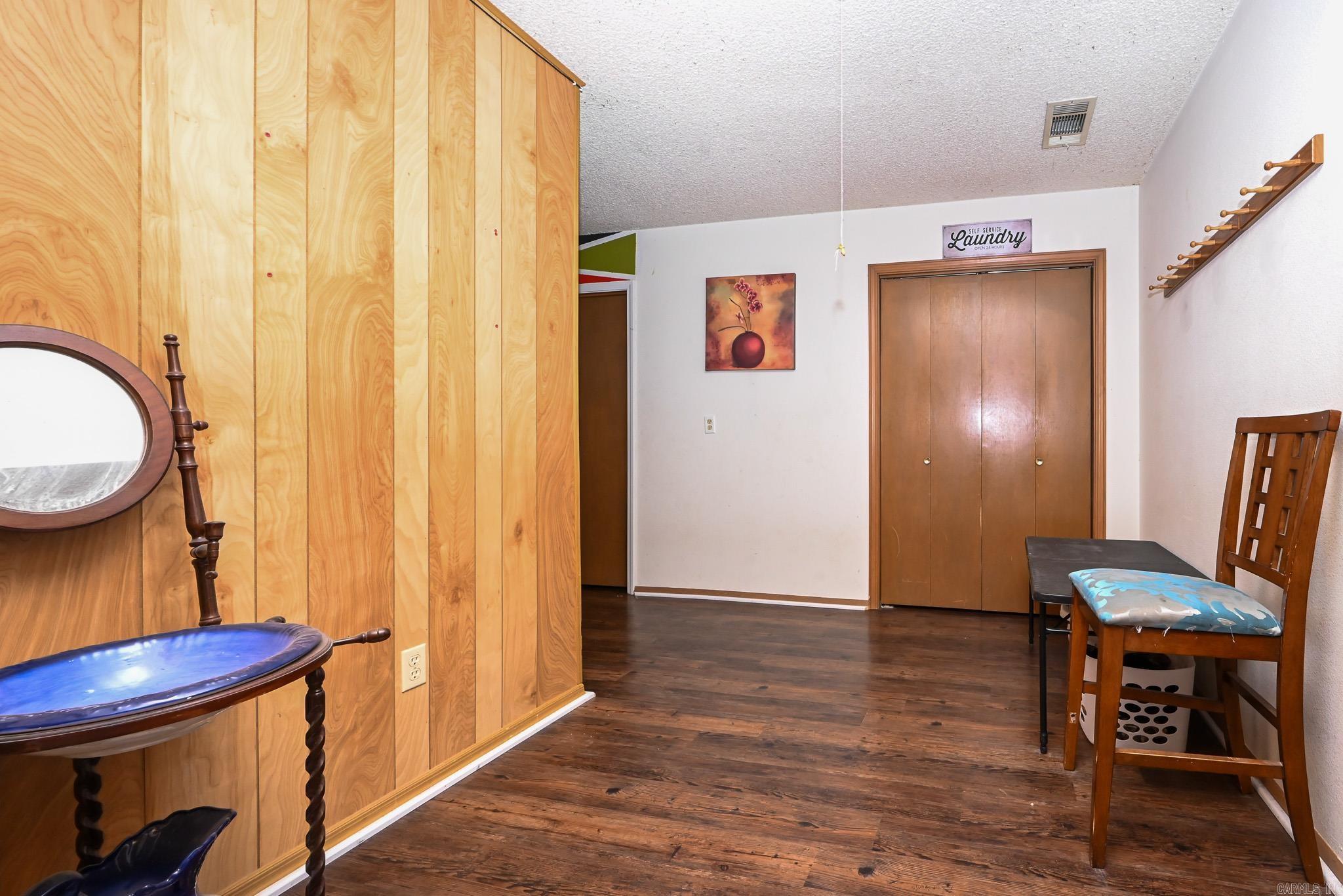 ROLLING KNOLLS ADD - Residential