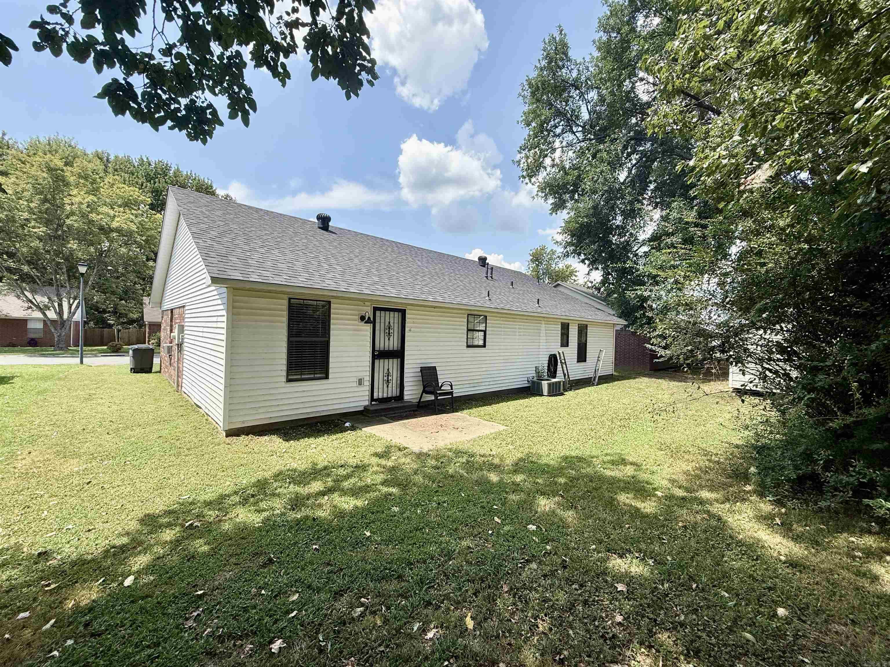 FIELDS FARM - Residential