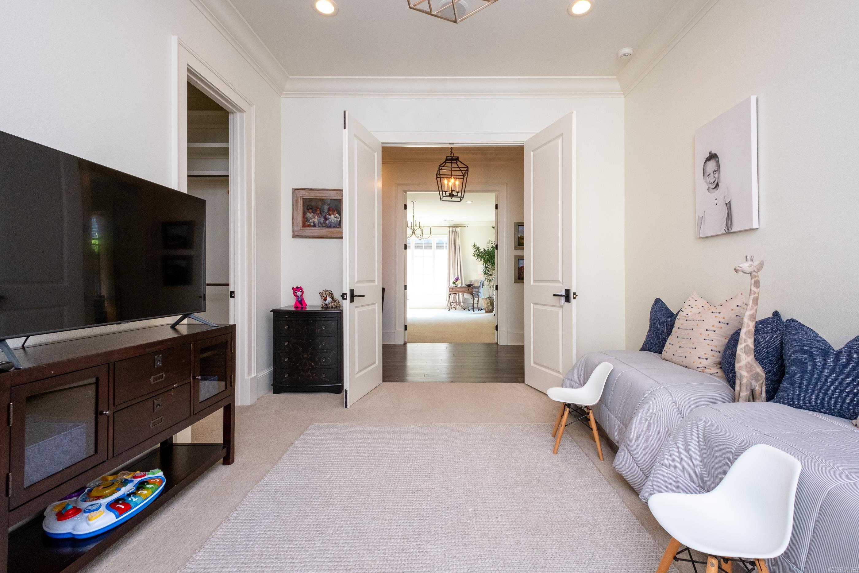 CHENAL VALLEY HALLEN COURT - Residential