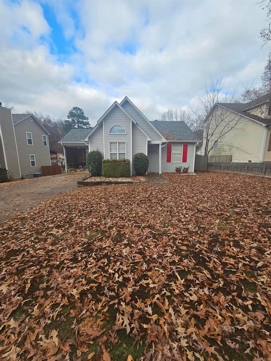 Looking for a home to rent in the Benton area? This charming 2 bed 1 bath home with a fully fenced-in backyard. Is just the one for you!! It has been recently updated with new flooring, paint, and light fixtures. This home offers a big back porch and a one-car carport. This home is ready today so don't wait to schedule your private showing. Call 501-539-2325.