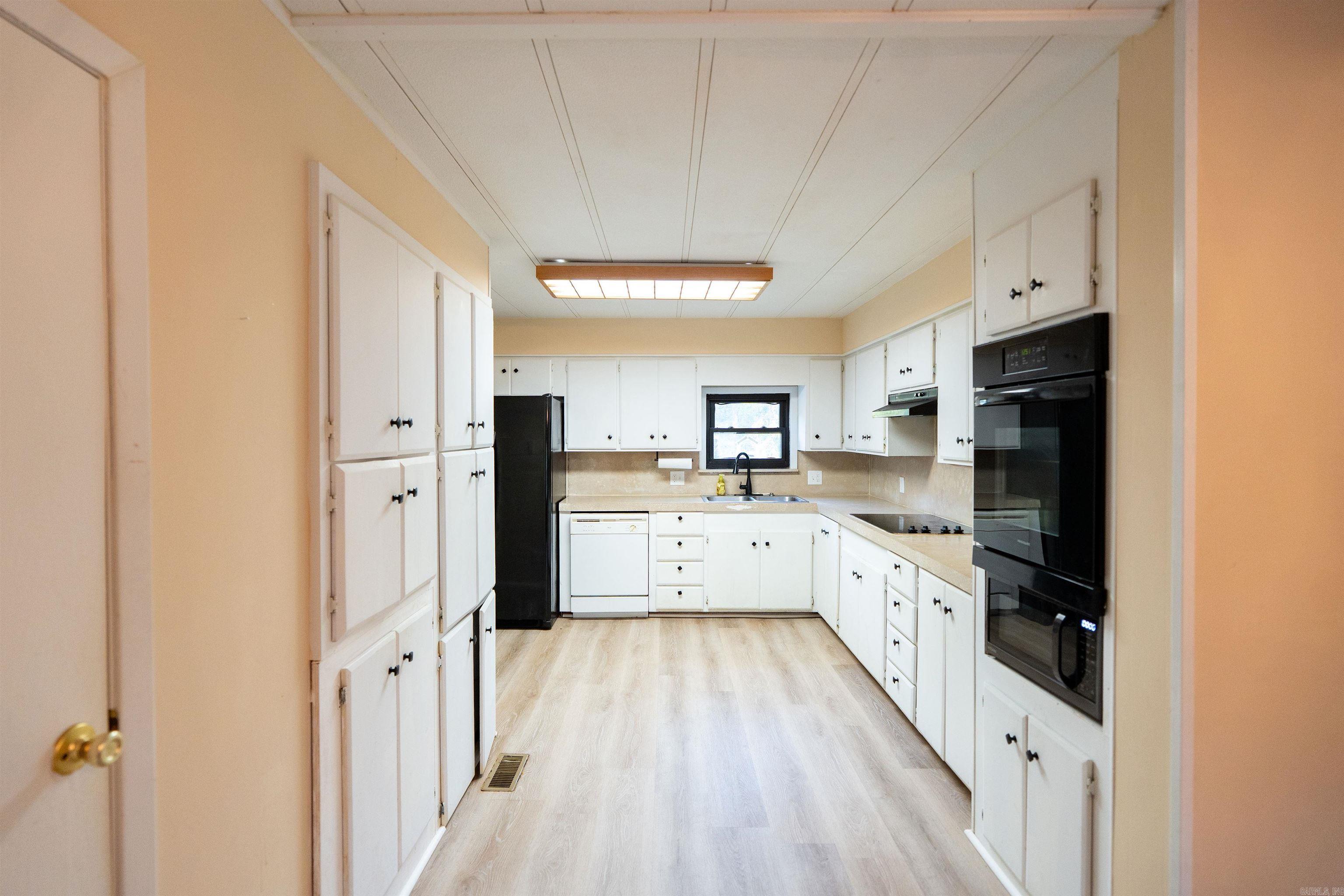 WOODY TRAIL - Residential