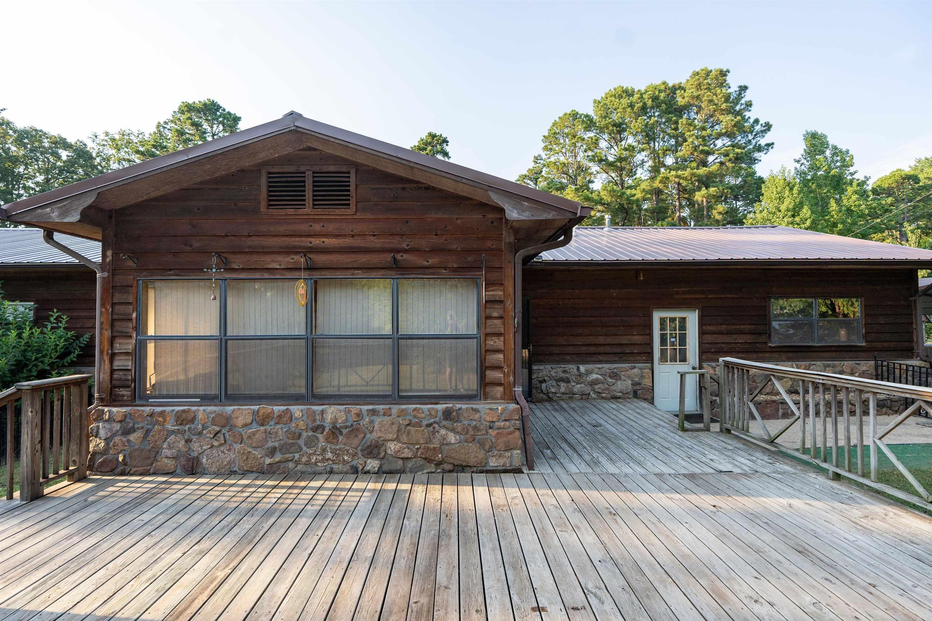 WOODY TRAIL - Residential