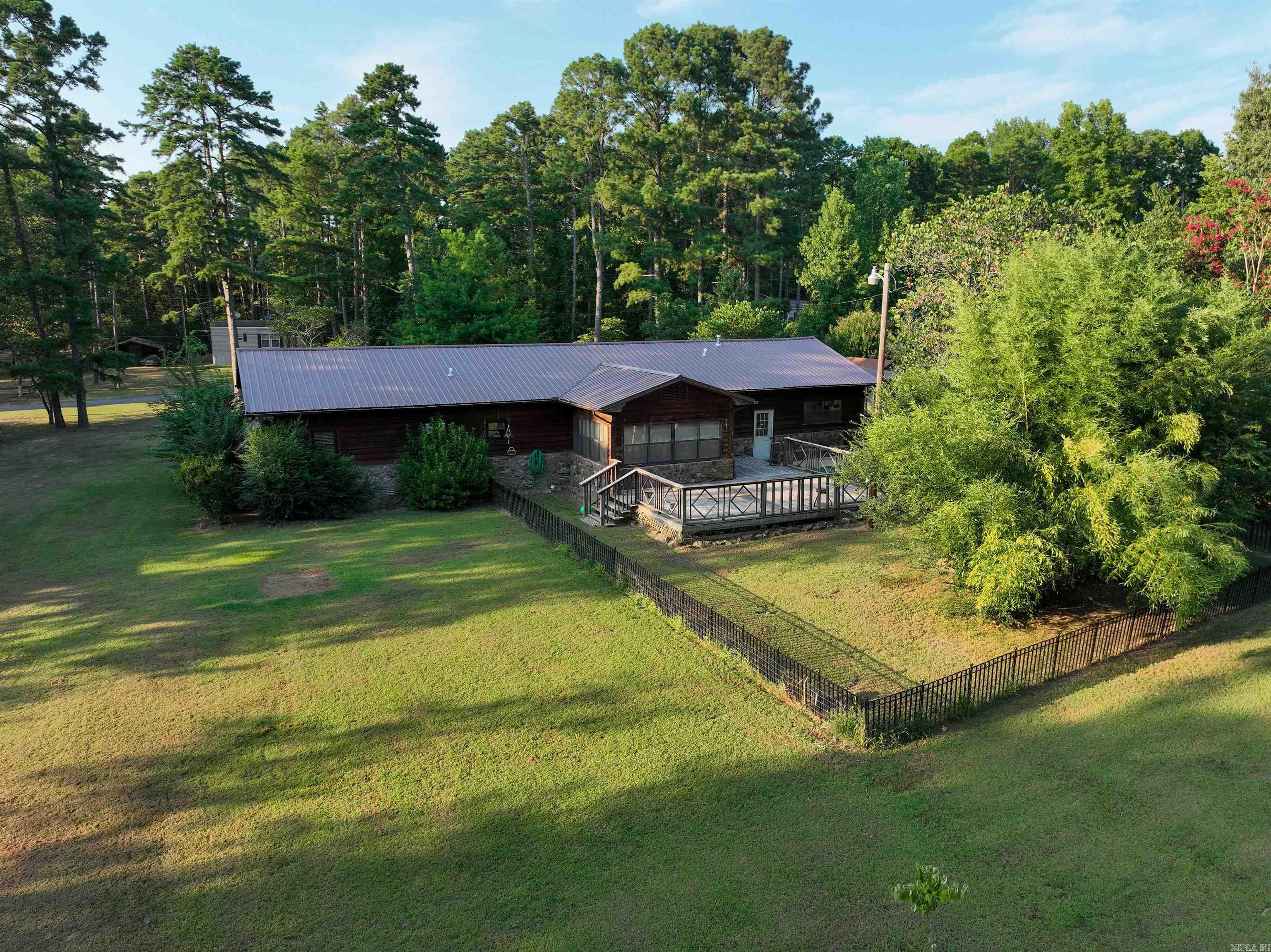 WOODY TRAIL - Residential