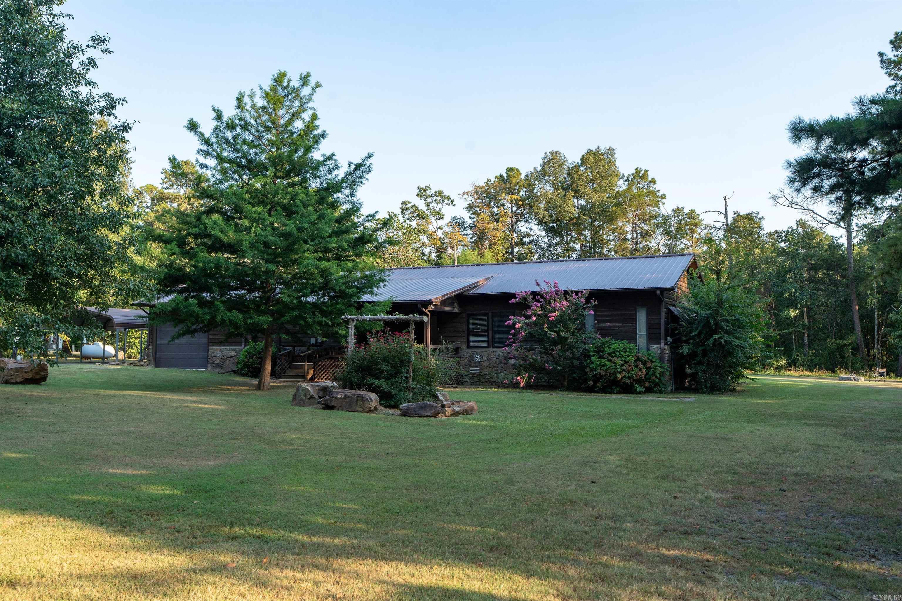 WOODY TRAIL - Residential