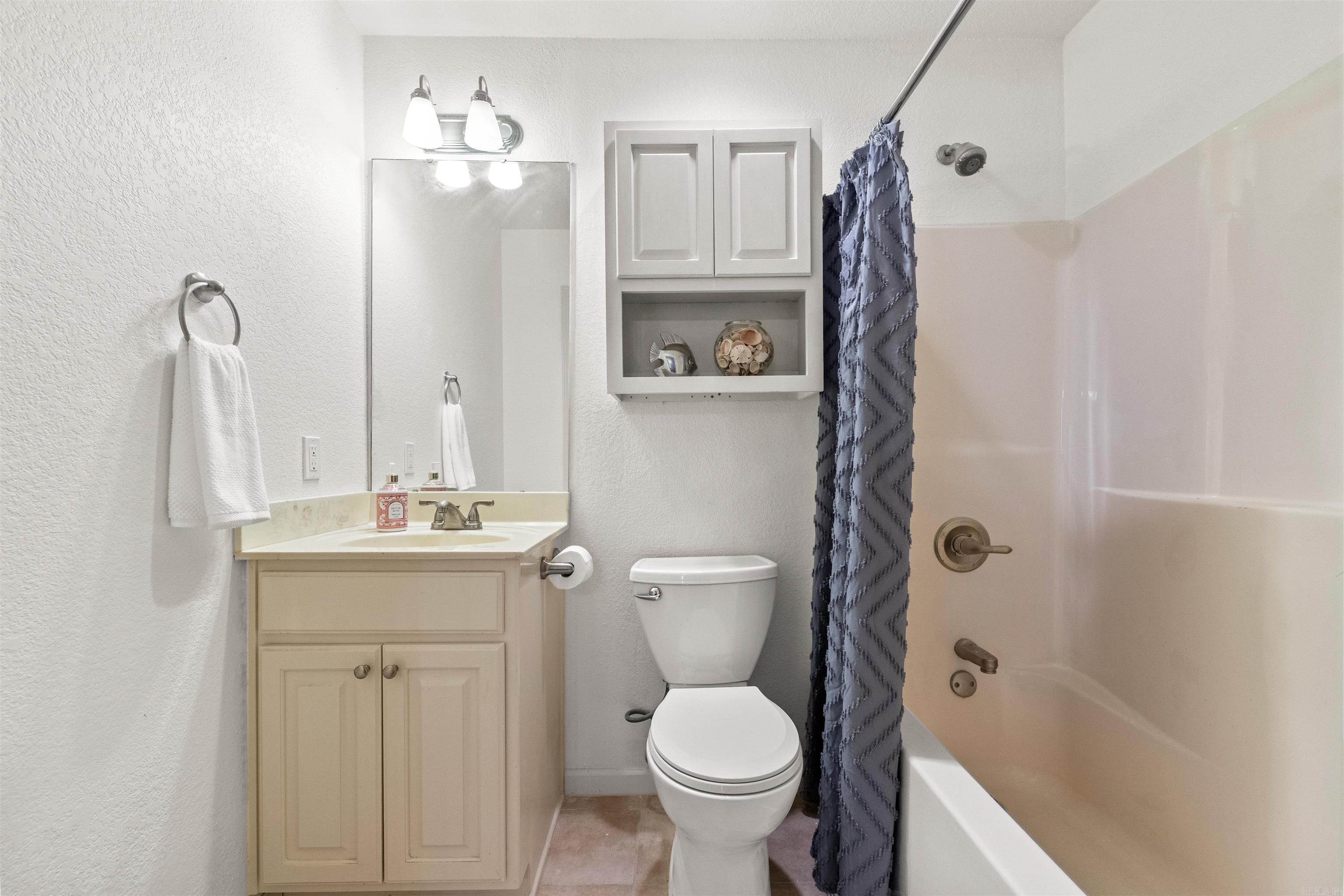 SILVER OAKS - Residential