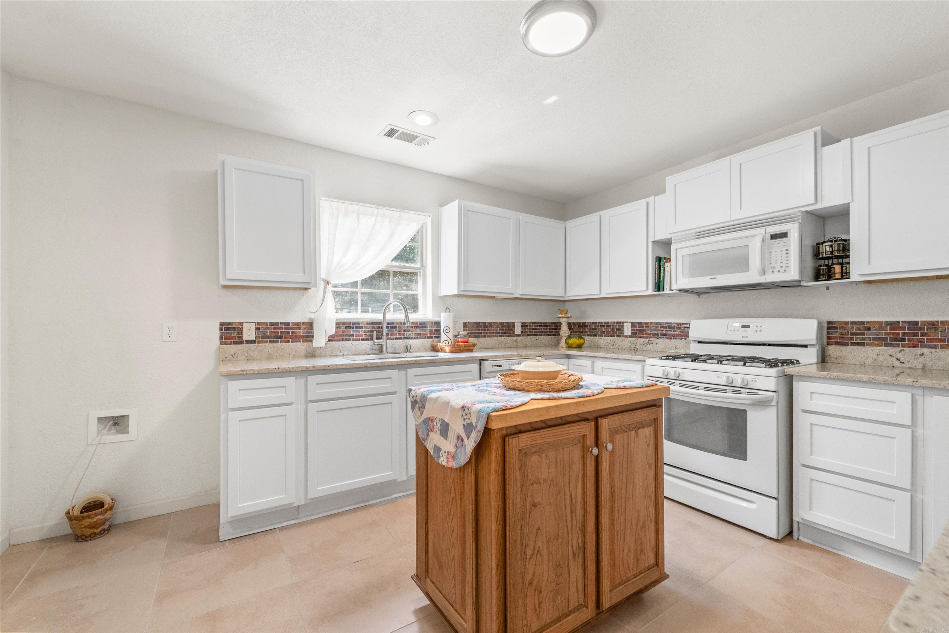 SILVER OAKS - Residential