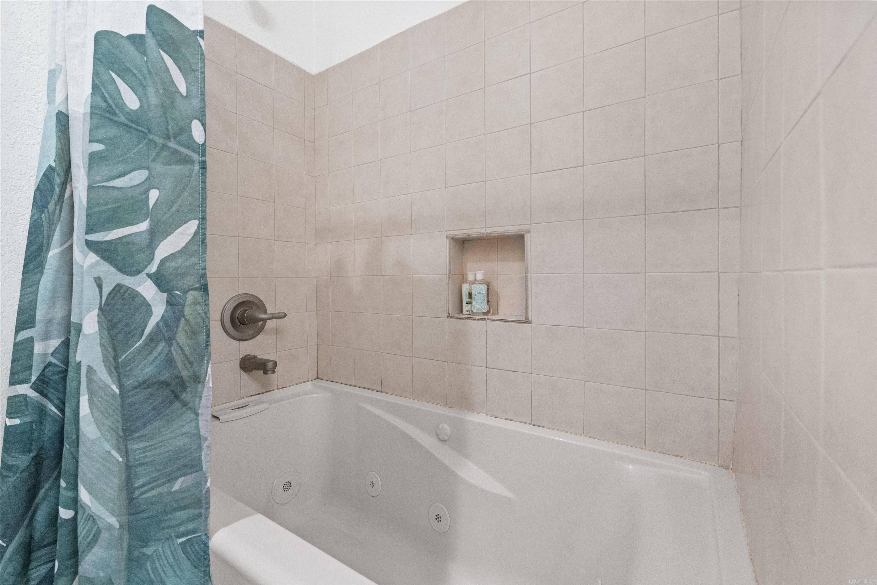 SILVER OAKS - Residential