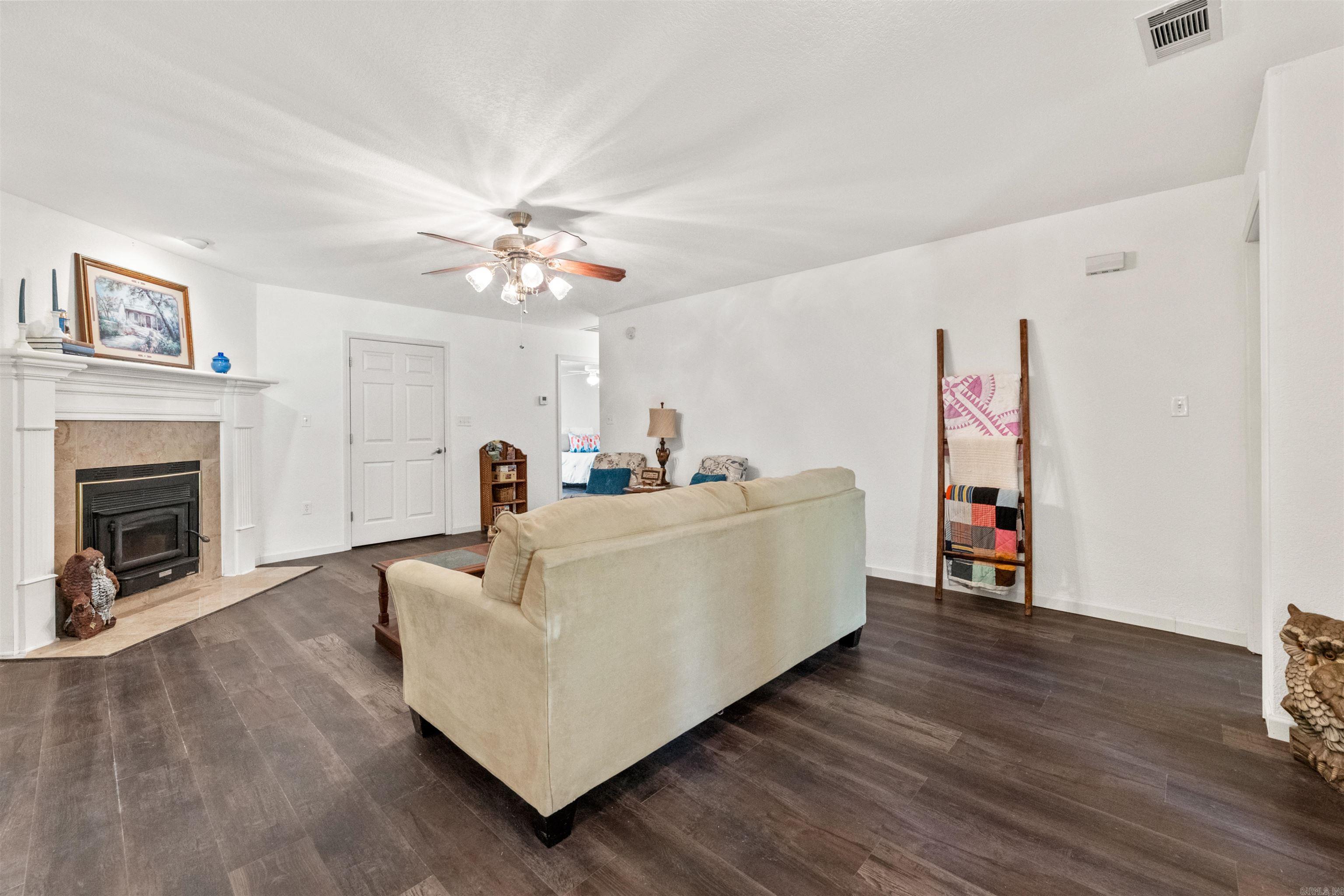 SILVER OAKS - Residential