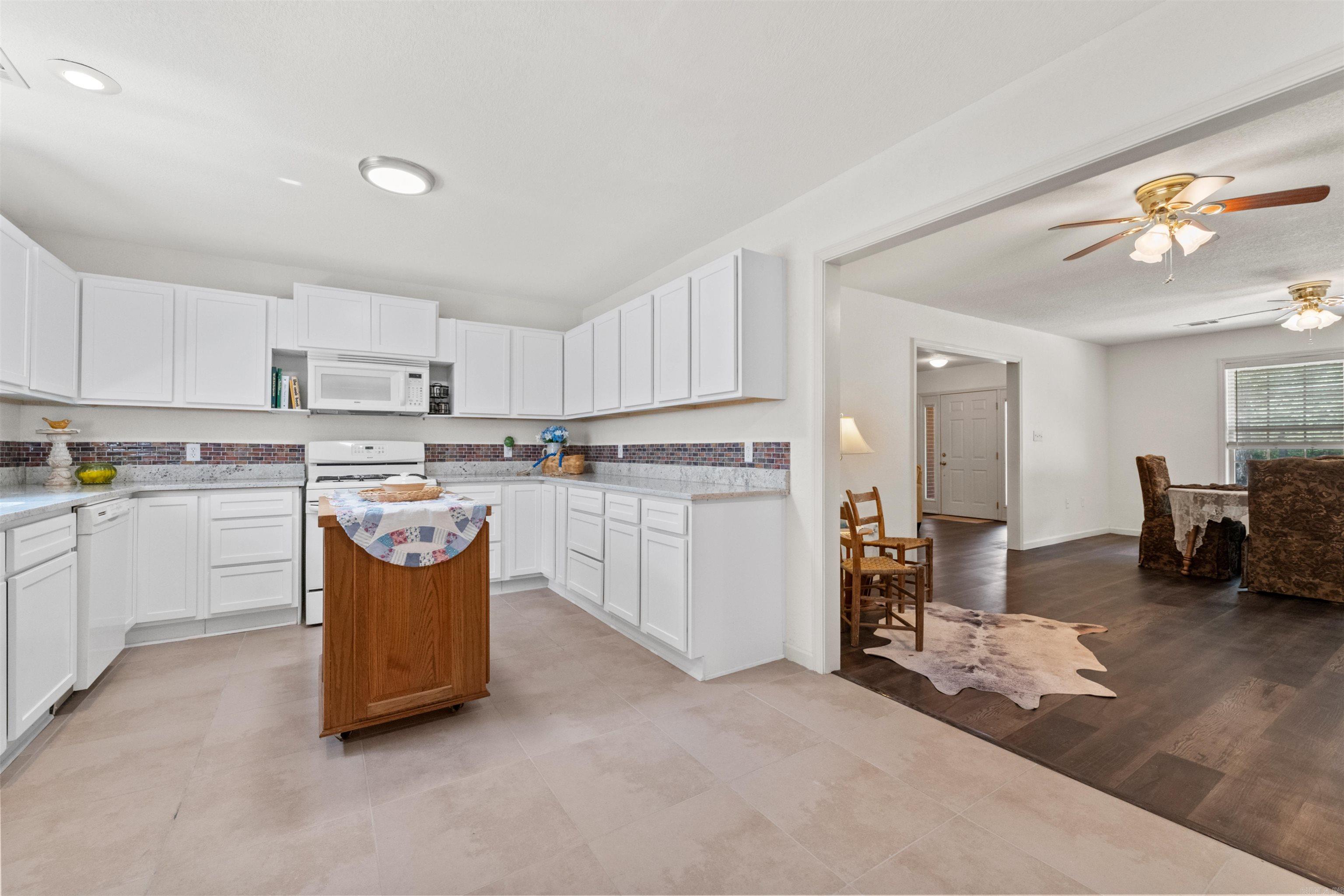 SILVER OAKS - Residential