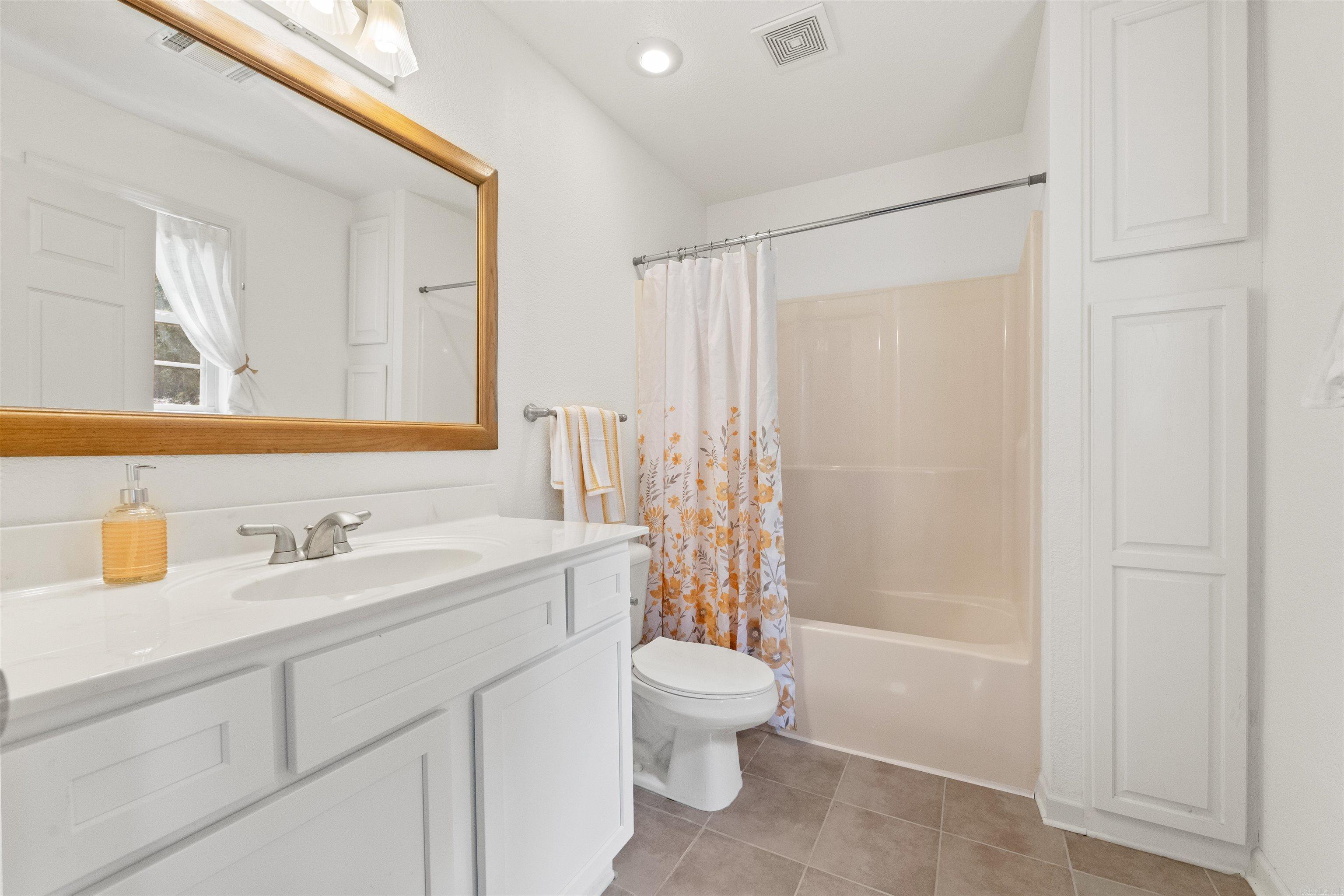 SILVER OAKS - Residential