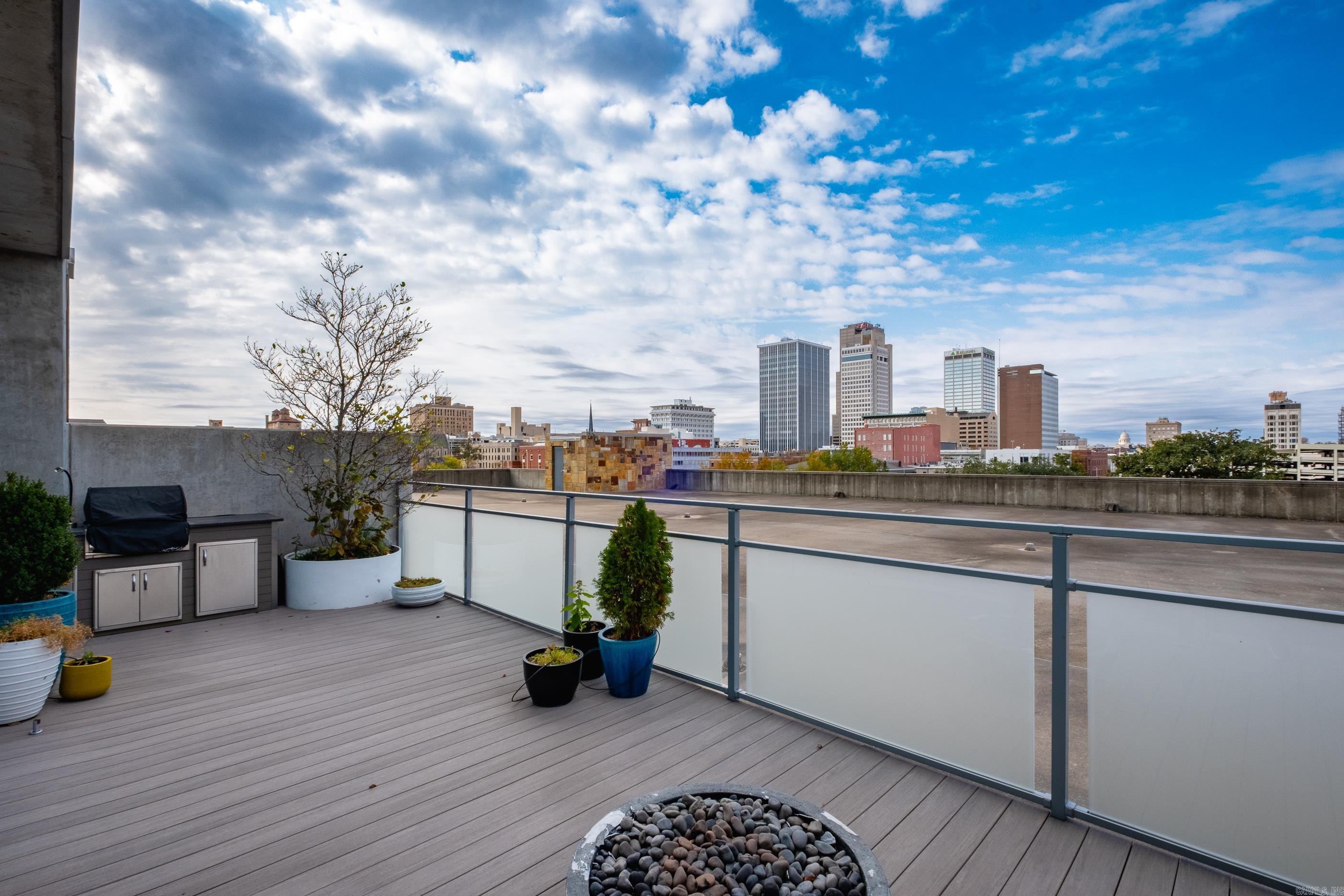 300 THIRD HPR - Residential