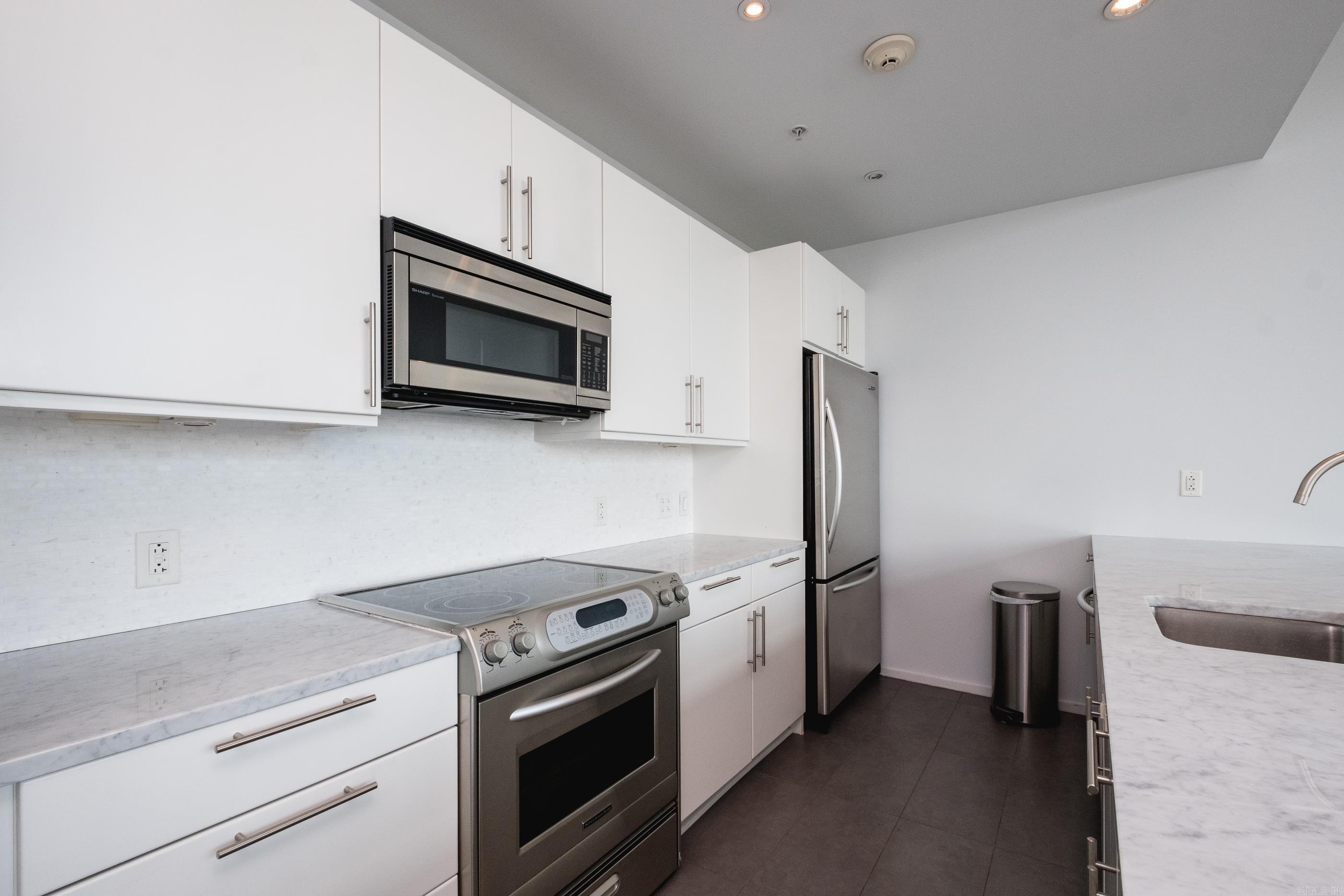 300 THIRD HPR - Residential