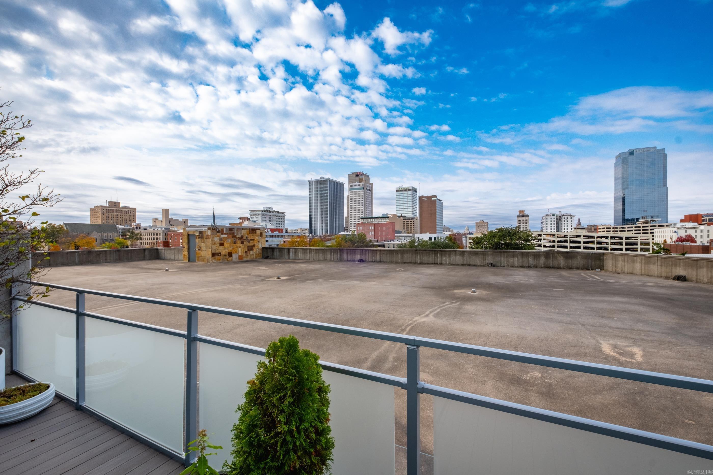 300 THIRD HPR - Residential