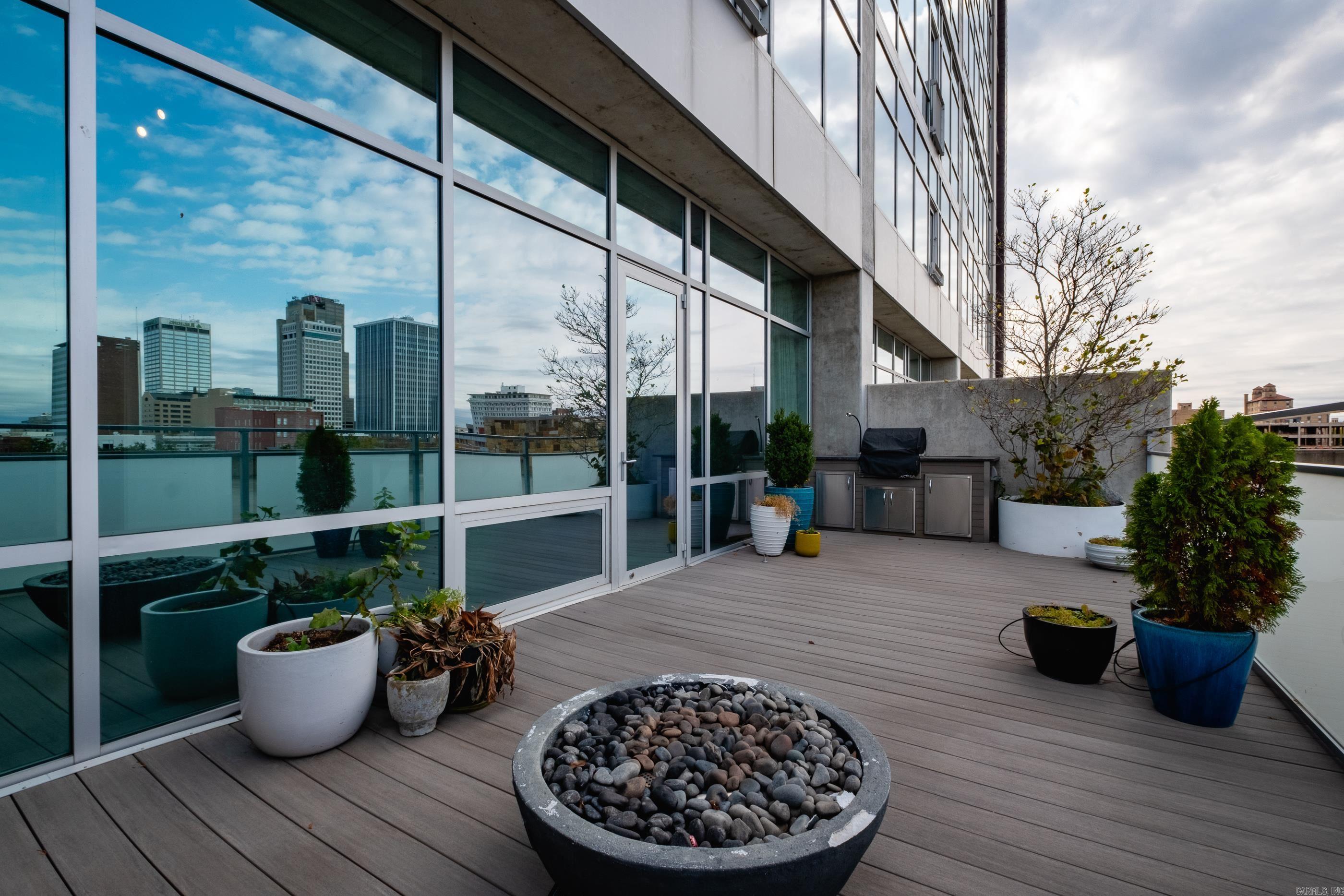 300 THIRD HPR - Residential