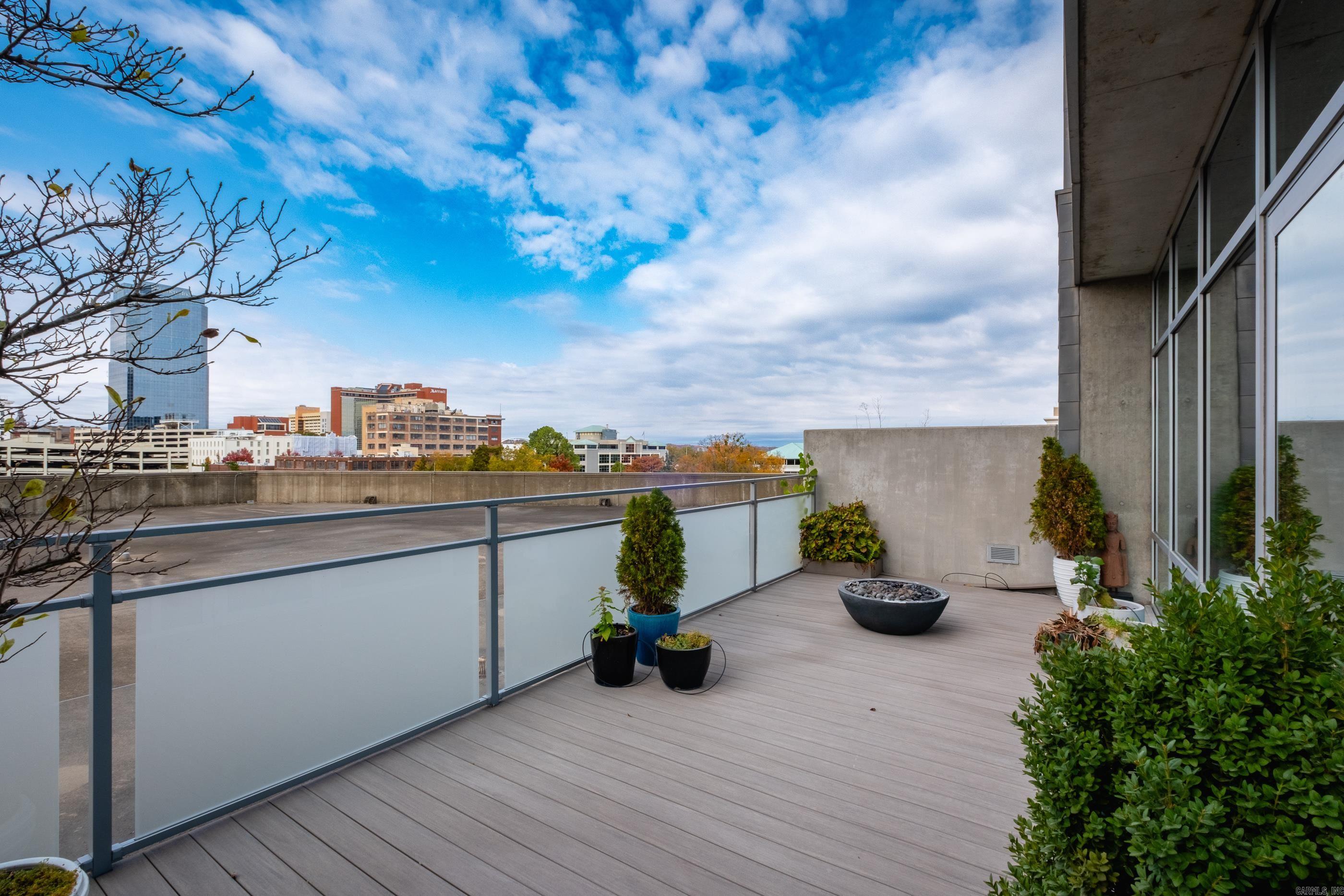 300 THIRD HPR - Residential