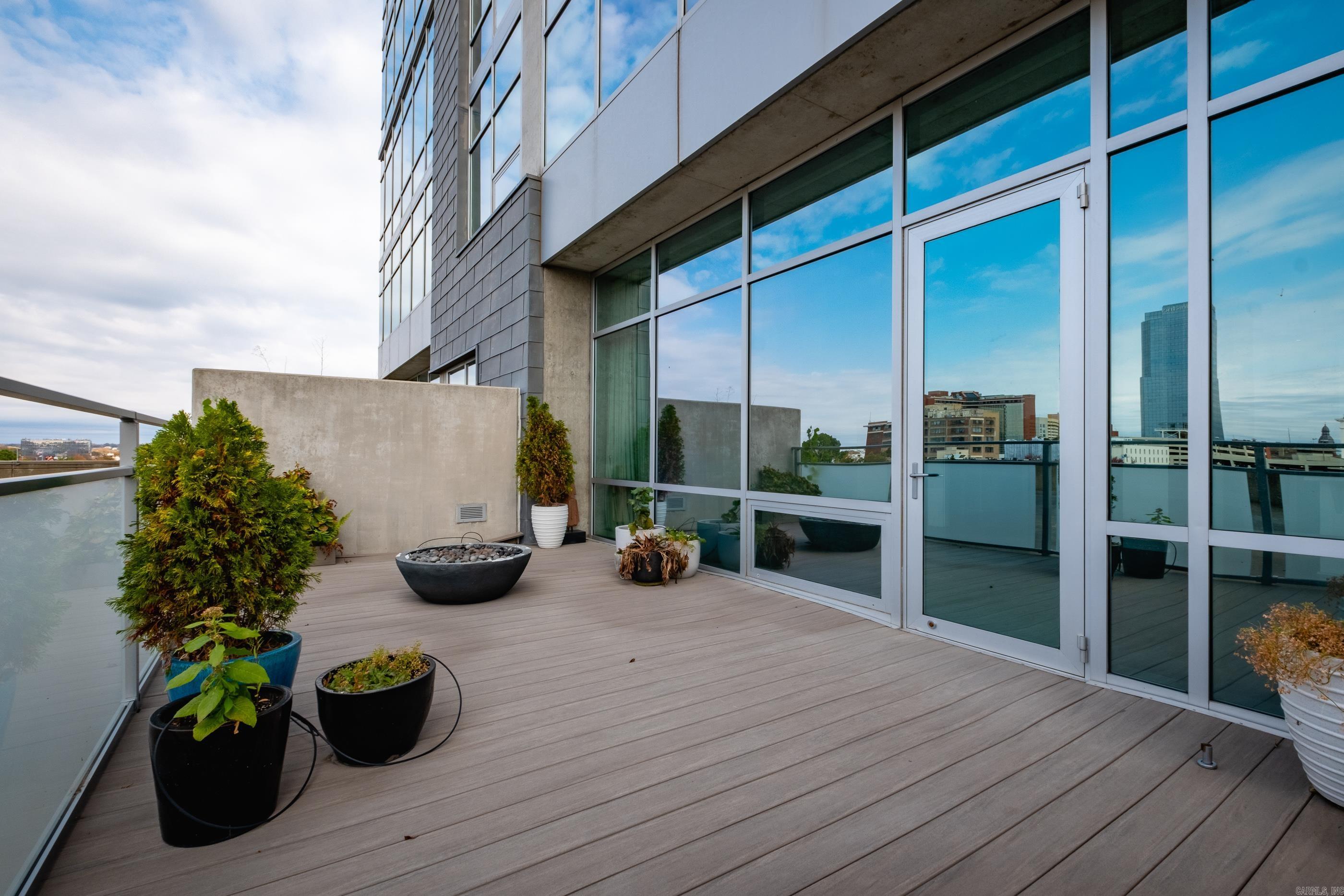 300 THIRD HPR - Residential