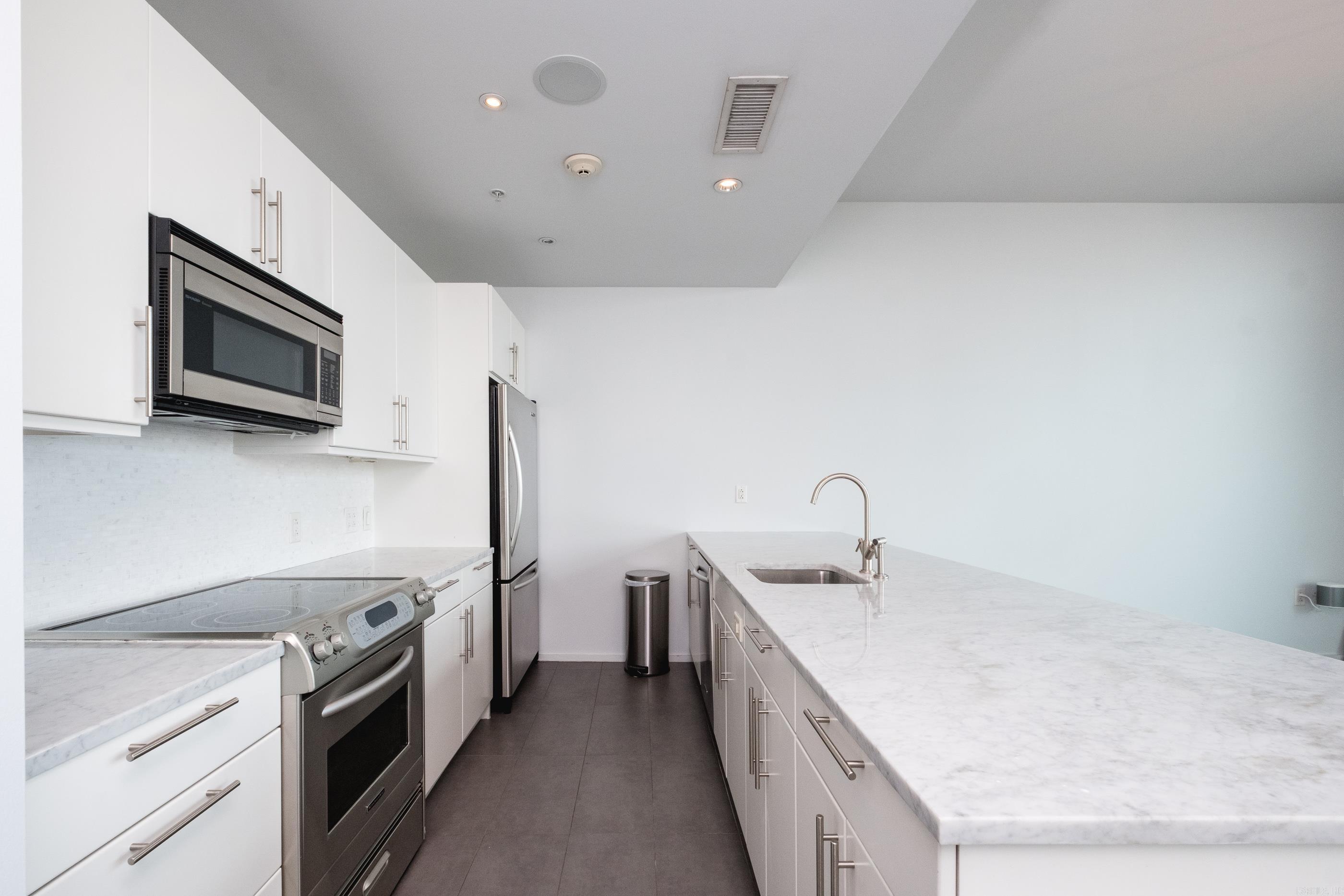 300 THIRD HPR - Residential