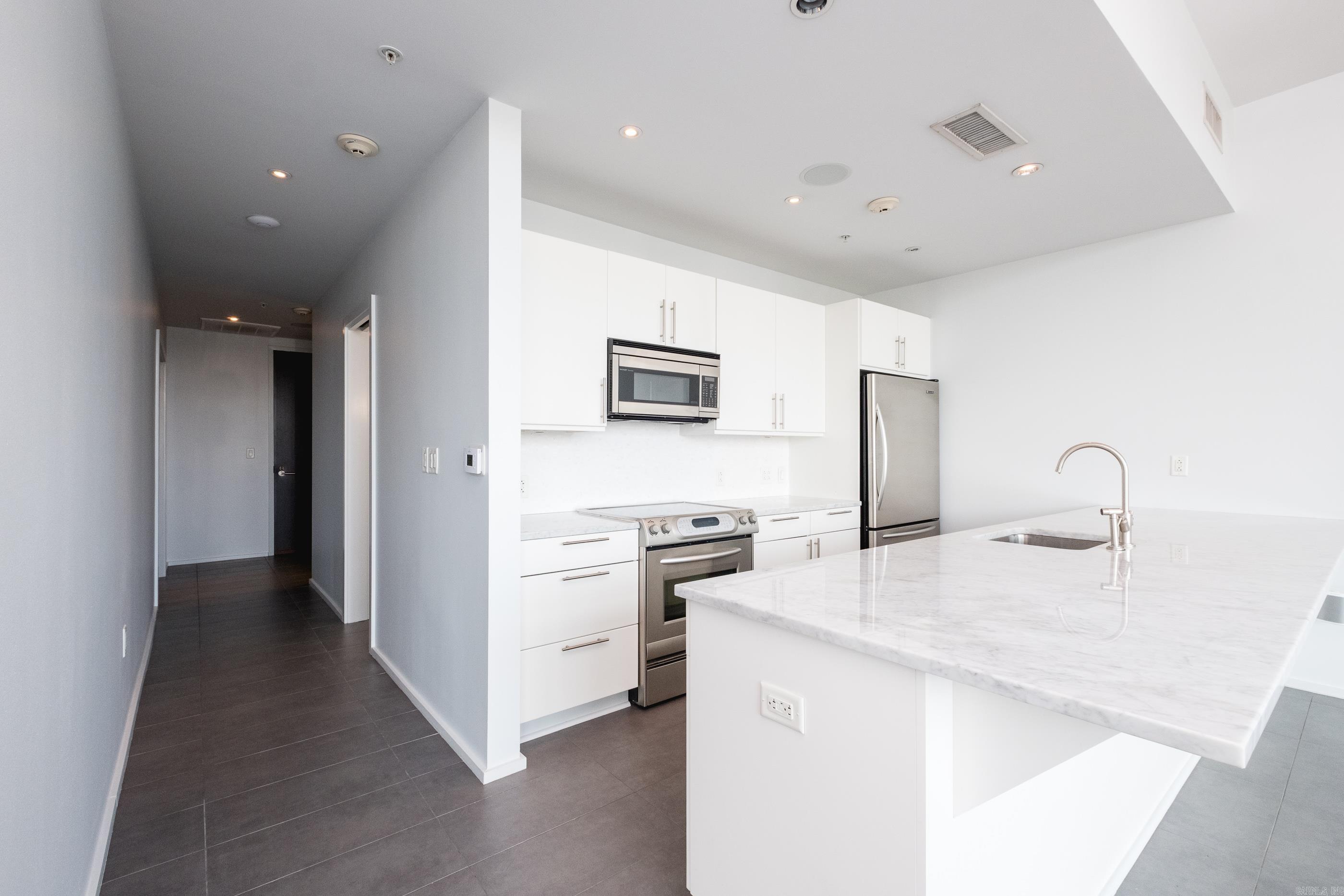 300 THIRD HPR - Residential