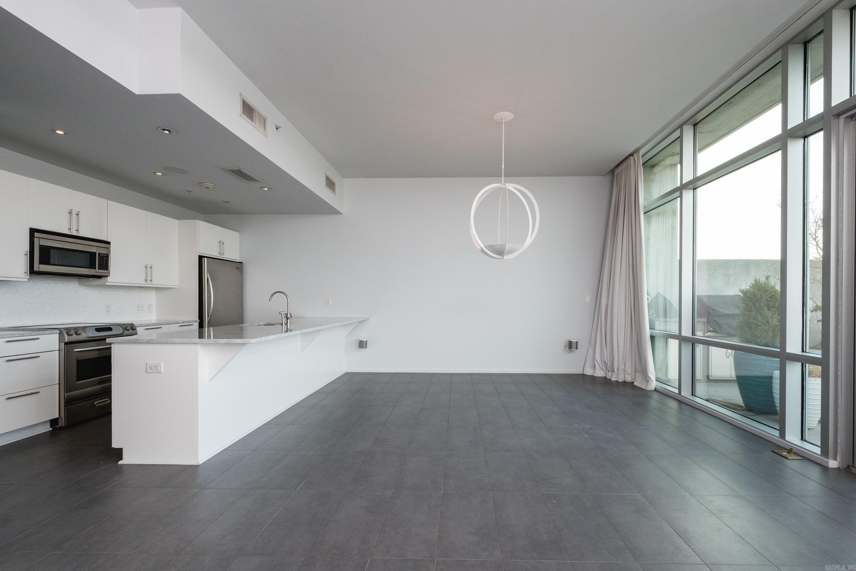 300 THIRD HPR - Residential