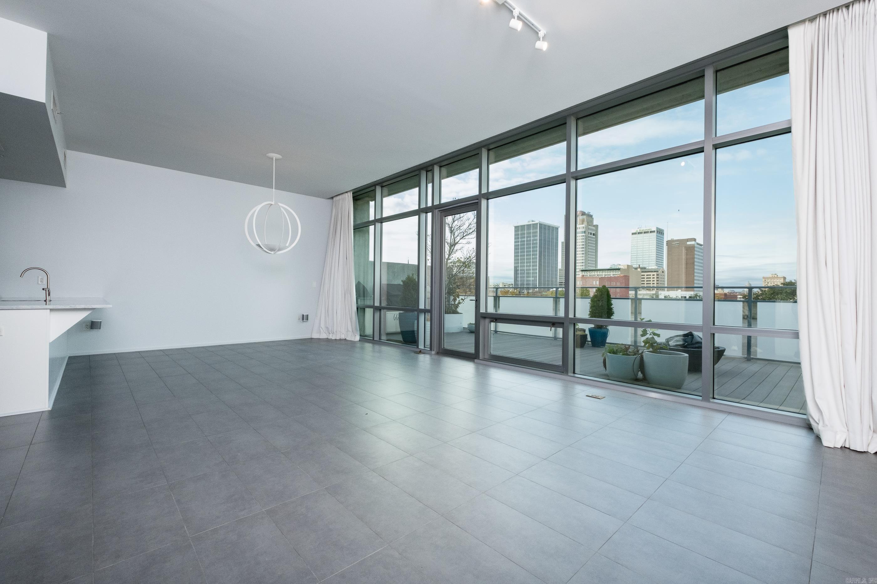 300 THIRD HPR - Residential