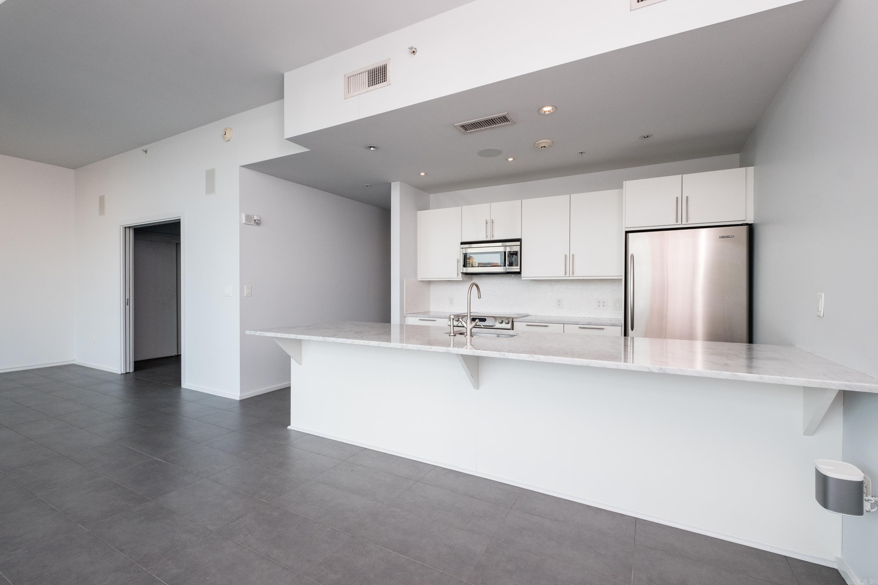 300 THIRD HPR - Residential