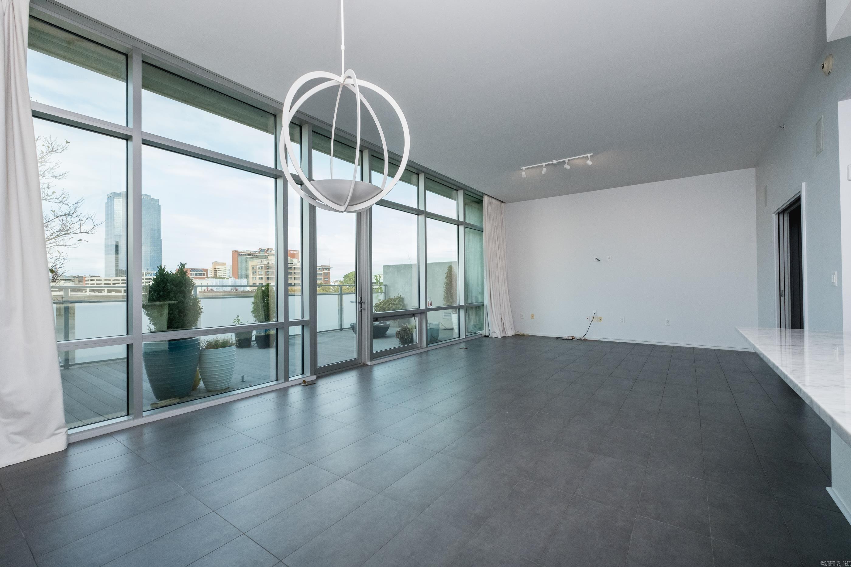 300 THIRD HPR - Residential