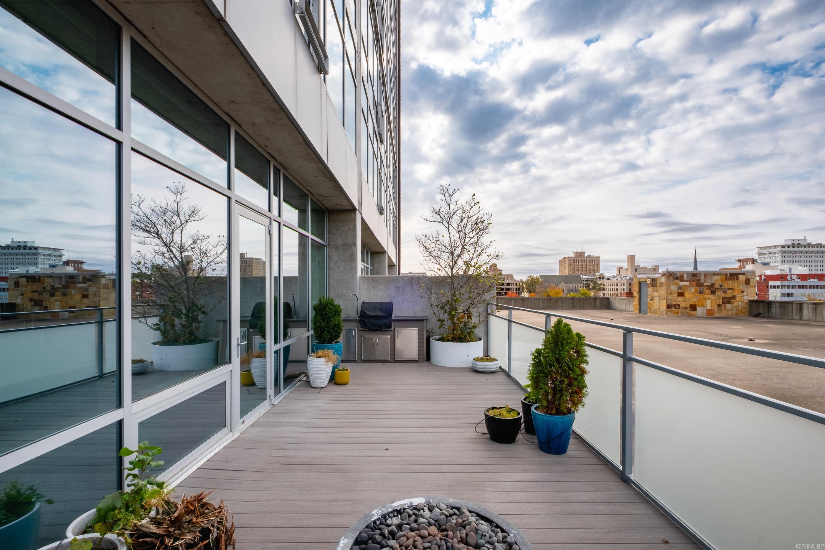 300 THIRD HPR - Residential