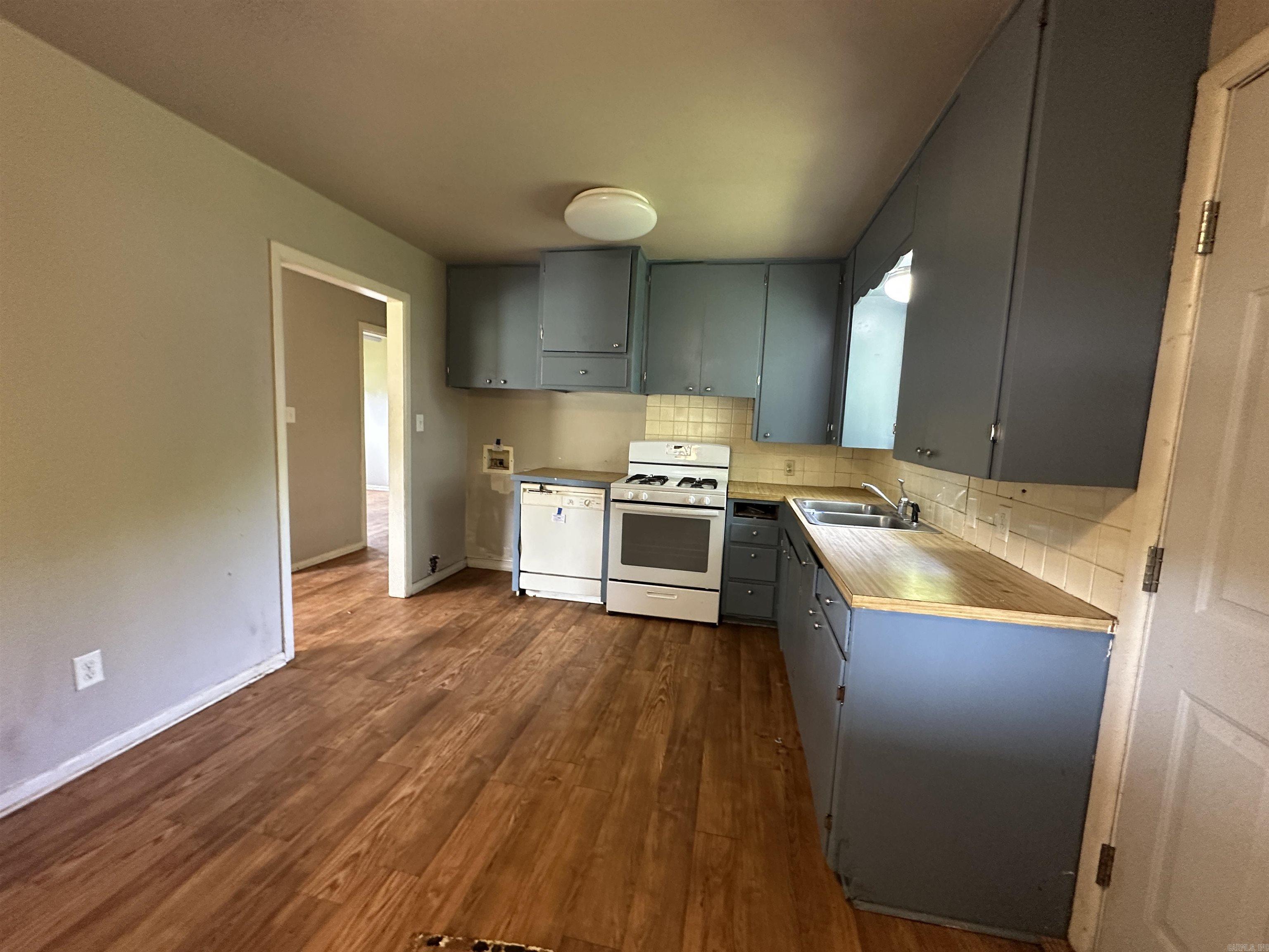 MEERS SUB OAKLAND HEIGHTS - Residential